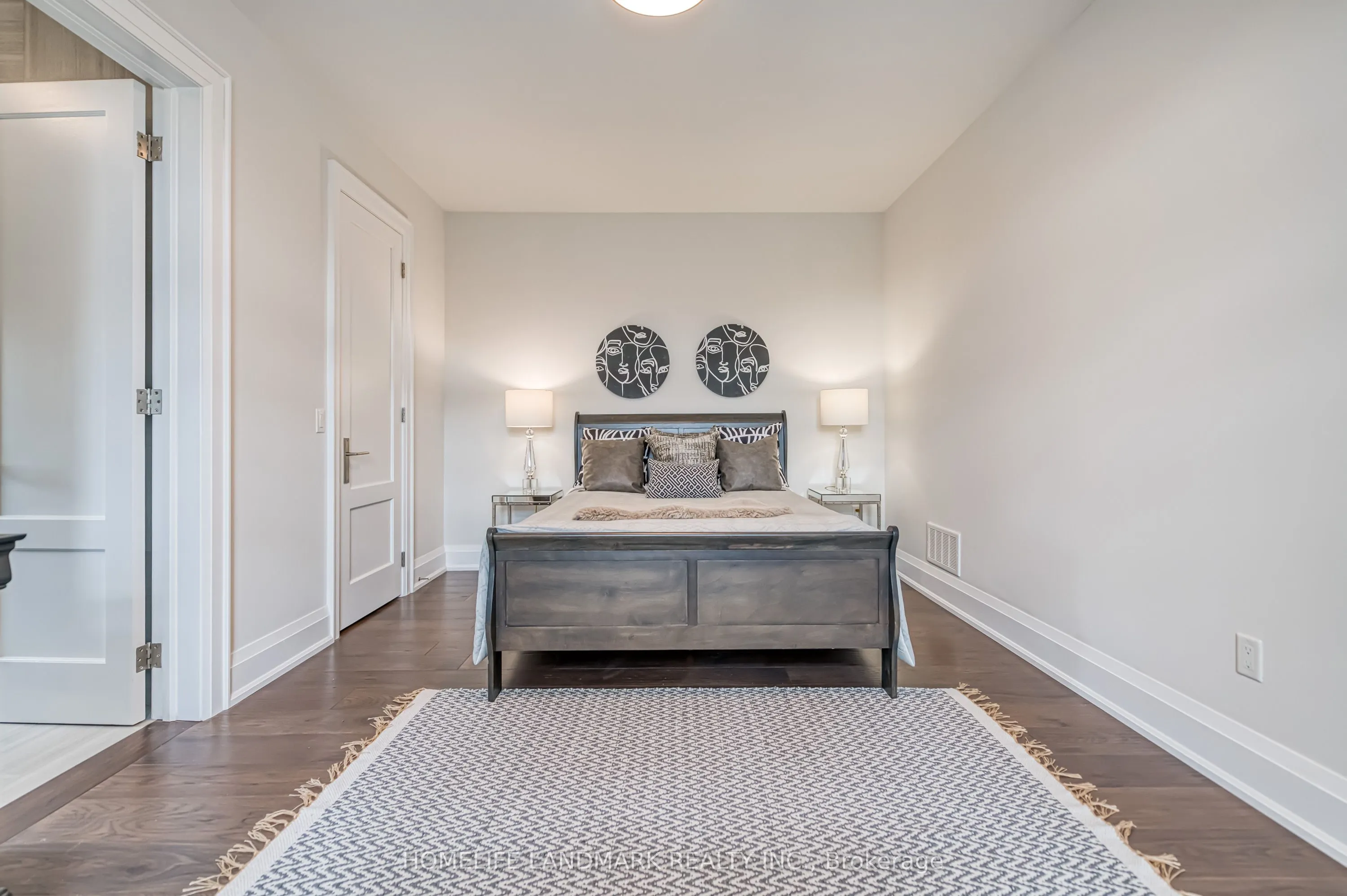 1199 Lakeshore Road W