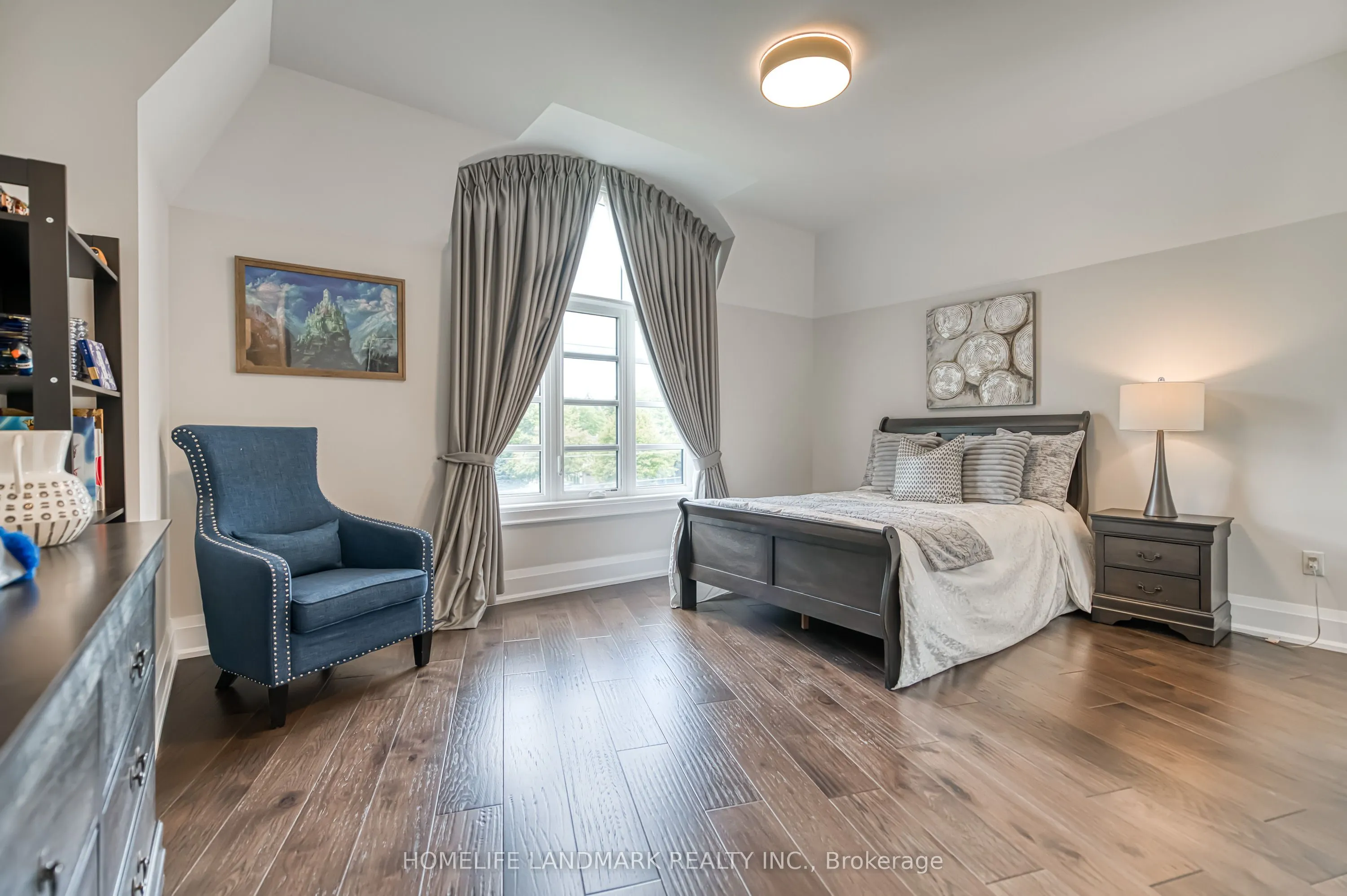1199 Lakeshore Road W
