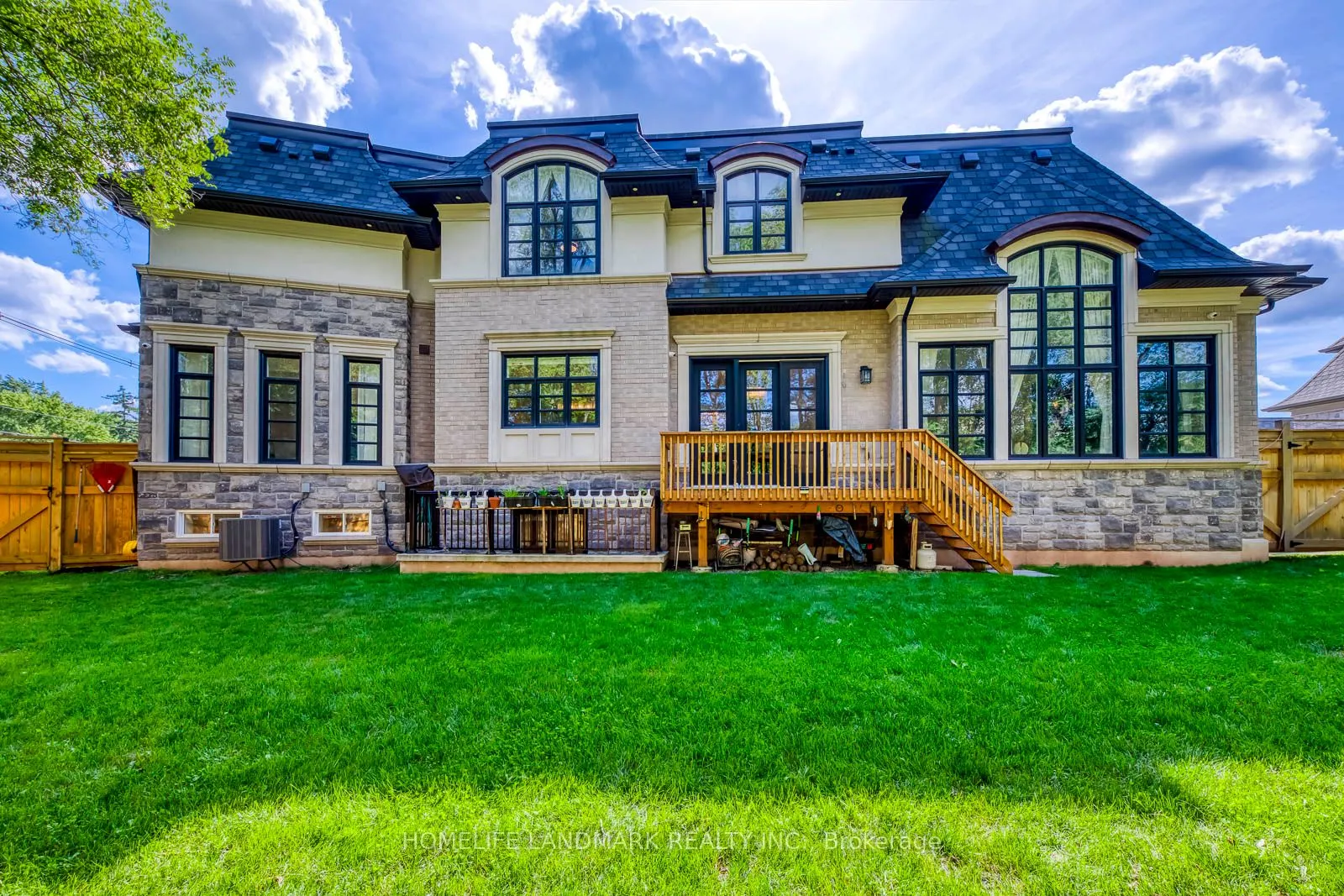 1199 Lakeshore Road W