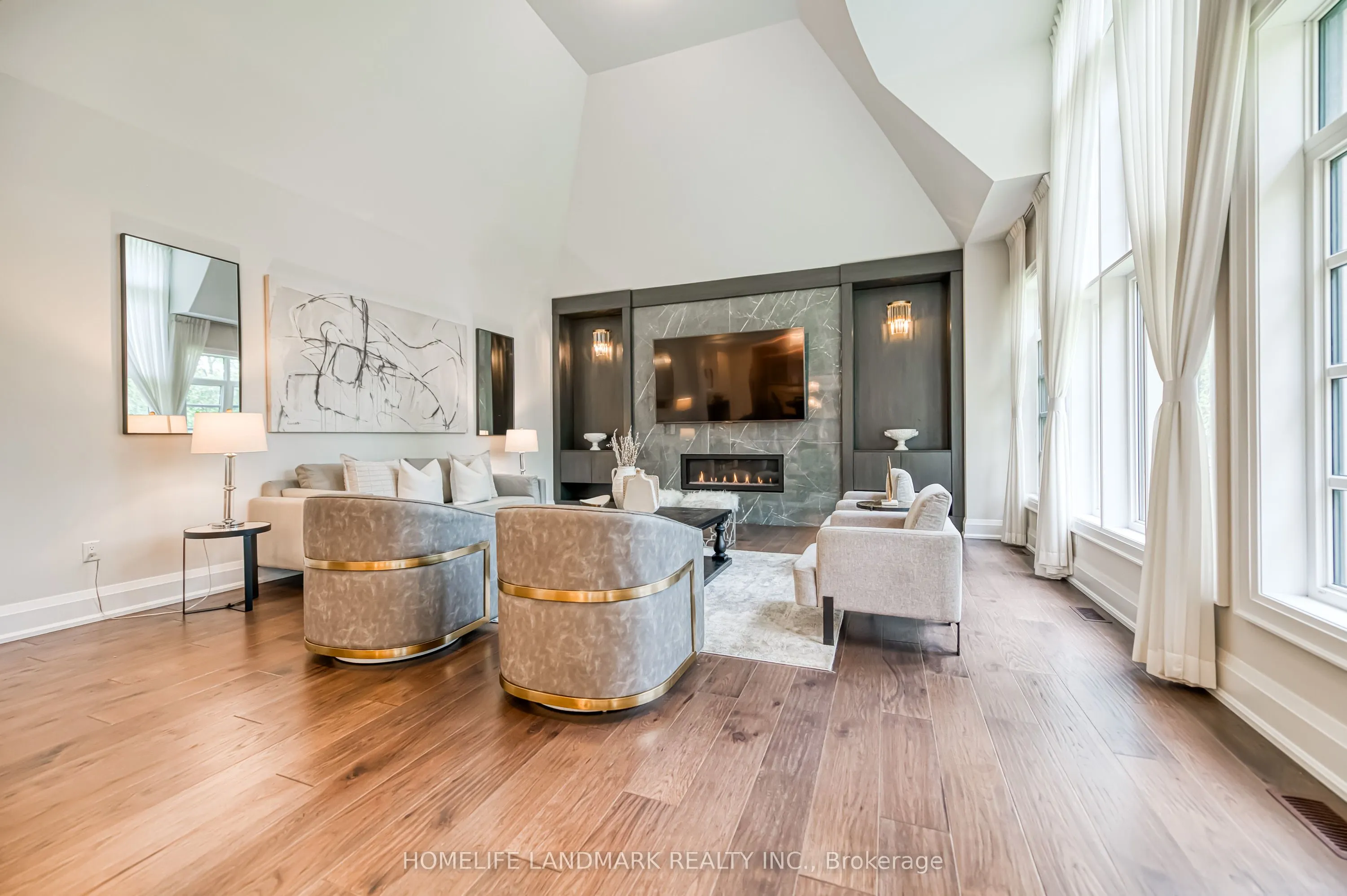 1199 Lakeshore Road W