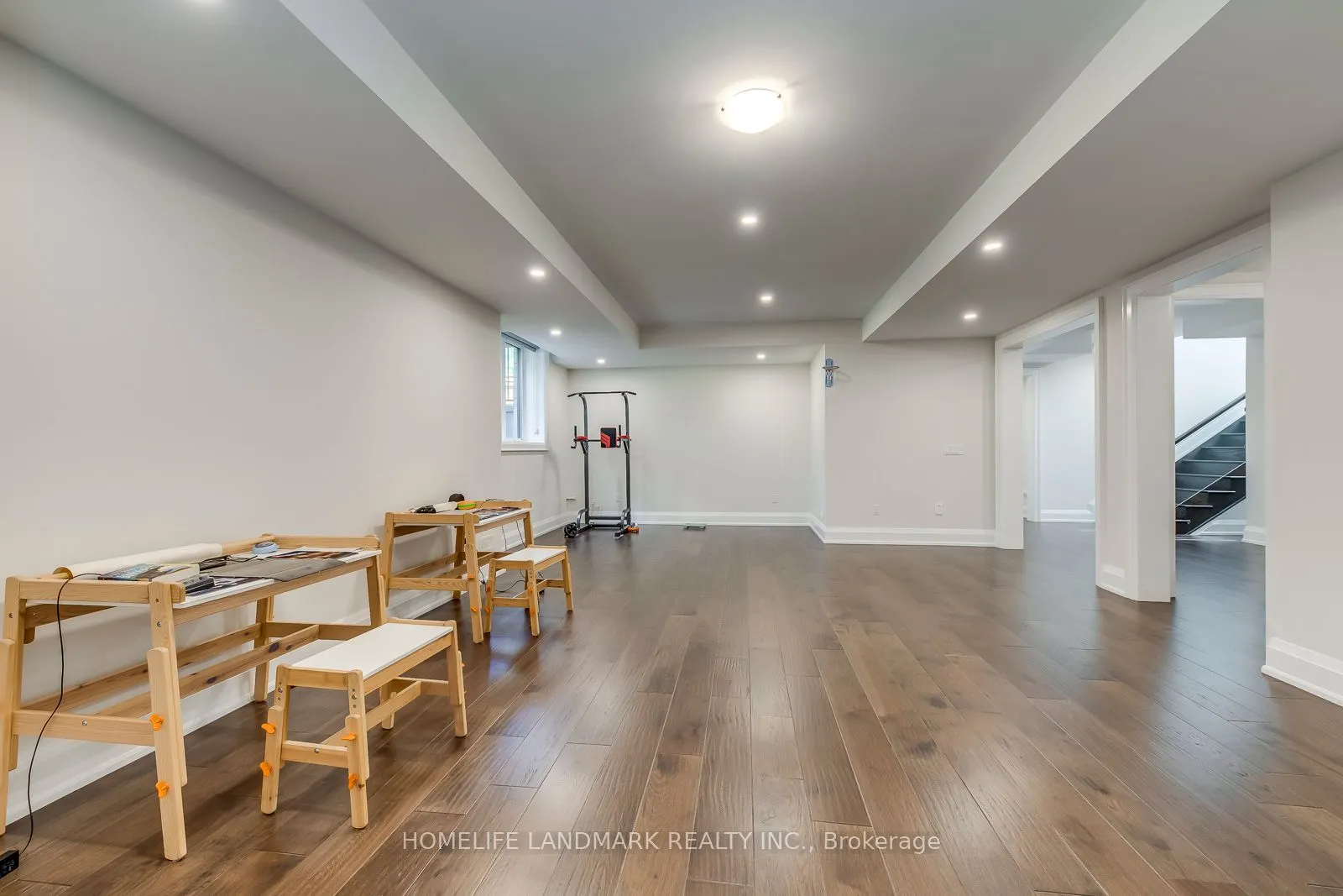 1199 Lakeshore Road W