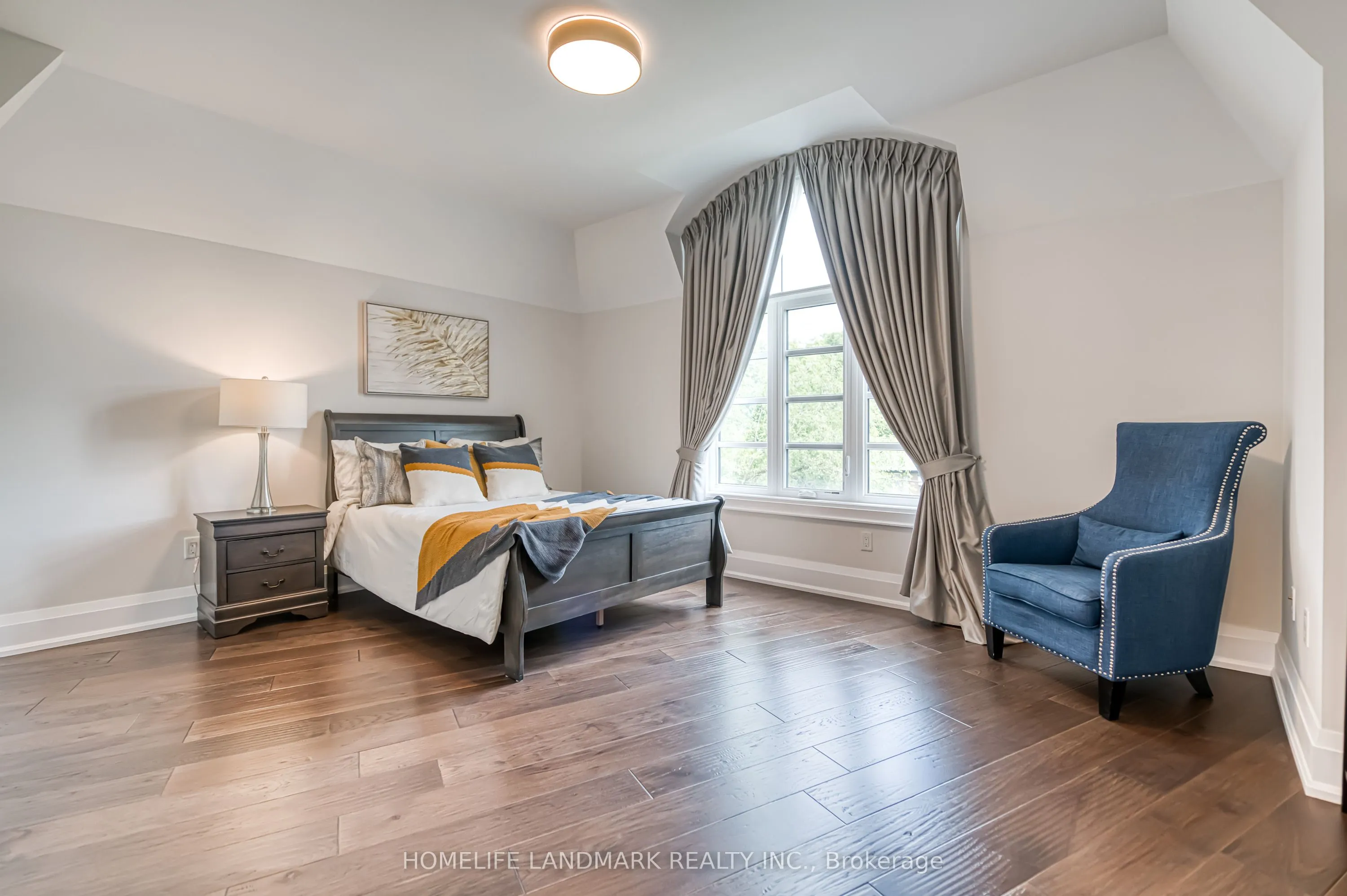 1199 Lakeshore Road W