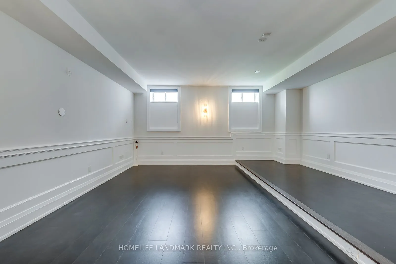 1199 Lakeshore Road W