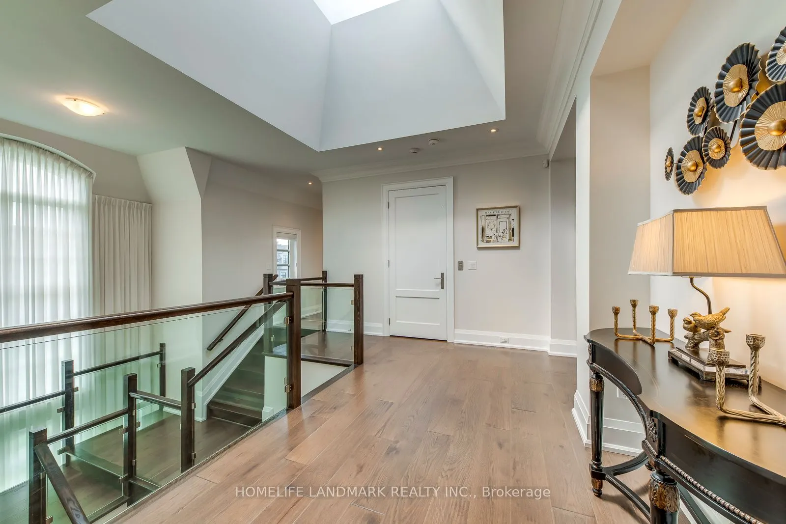 1199 Lakeshore Road W