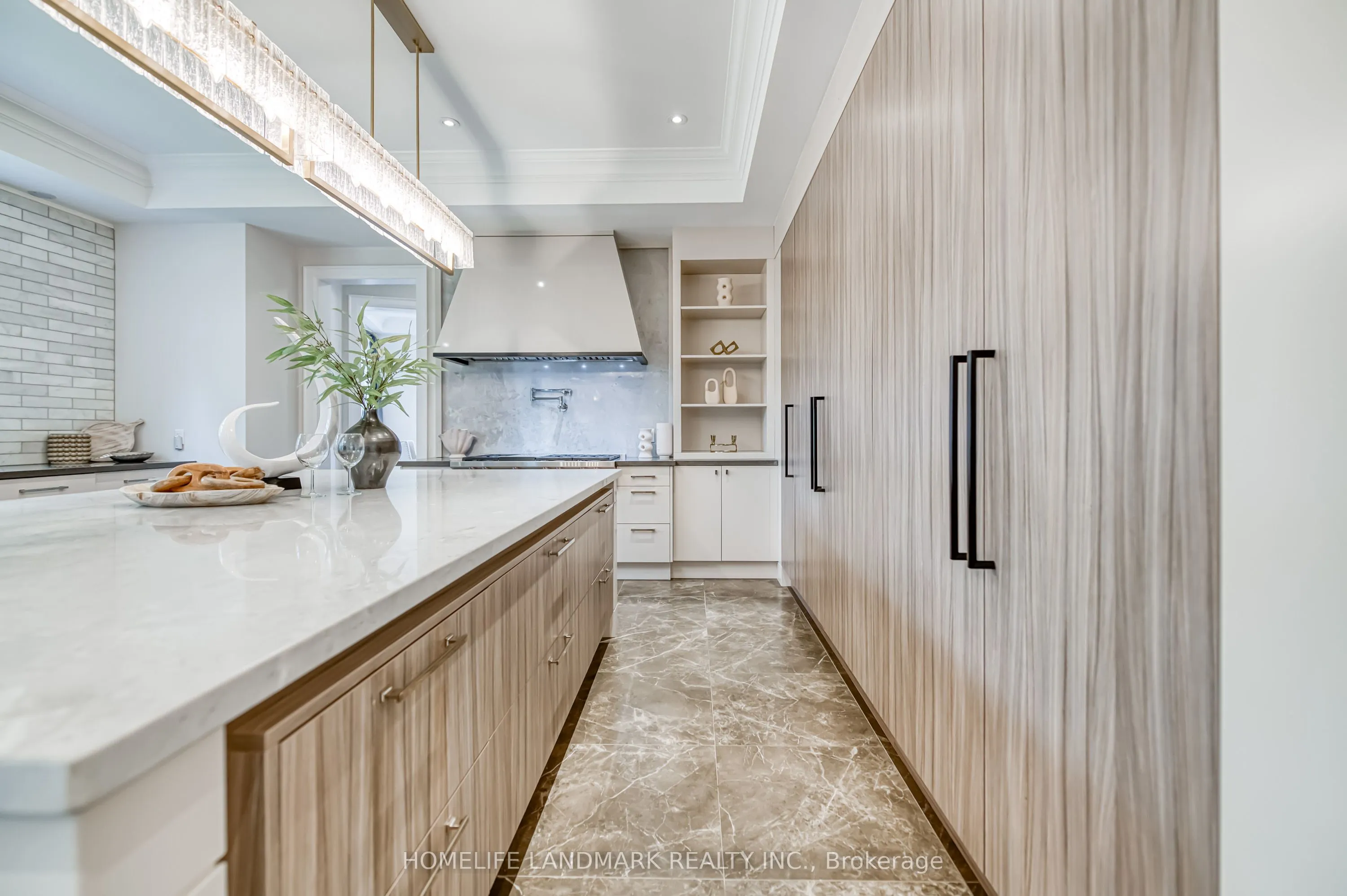 1199 Lakeshore Road W