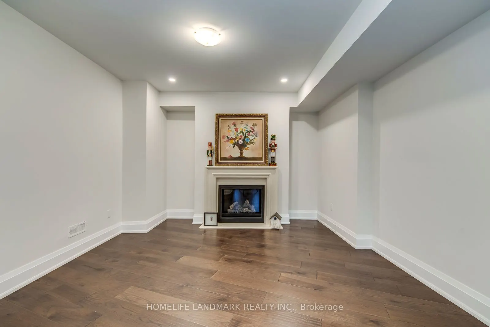 1199 Lakeshore Road W