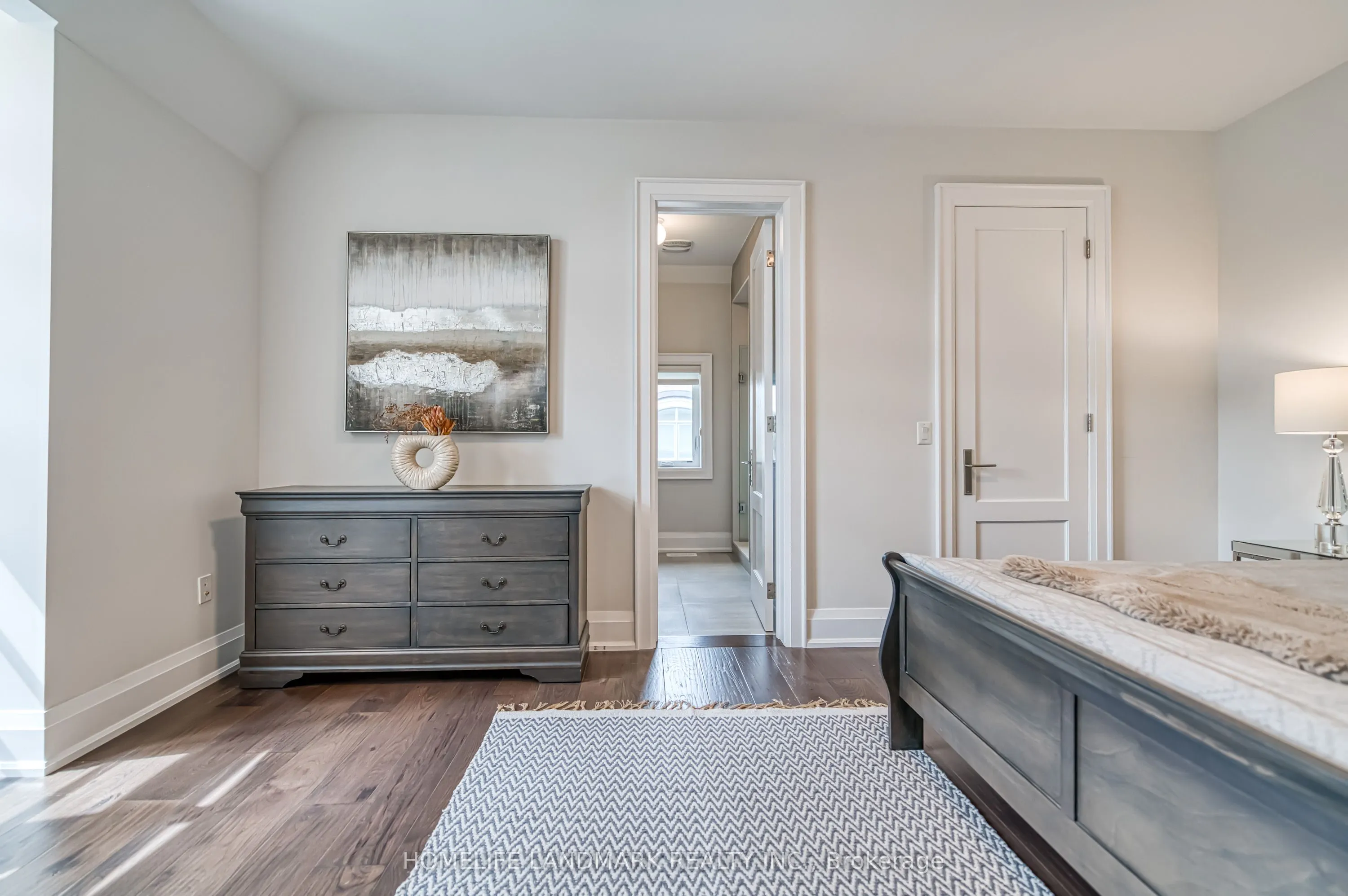 1199 Lakeshore Road W