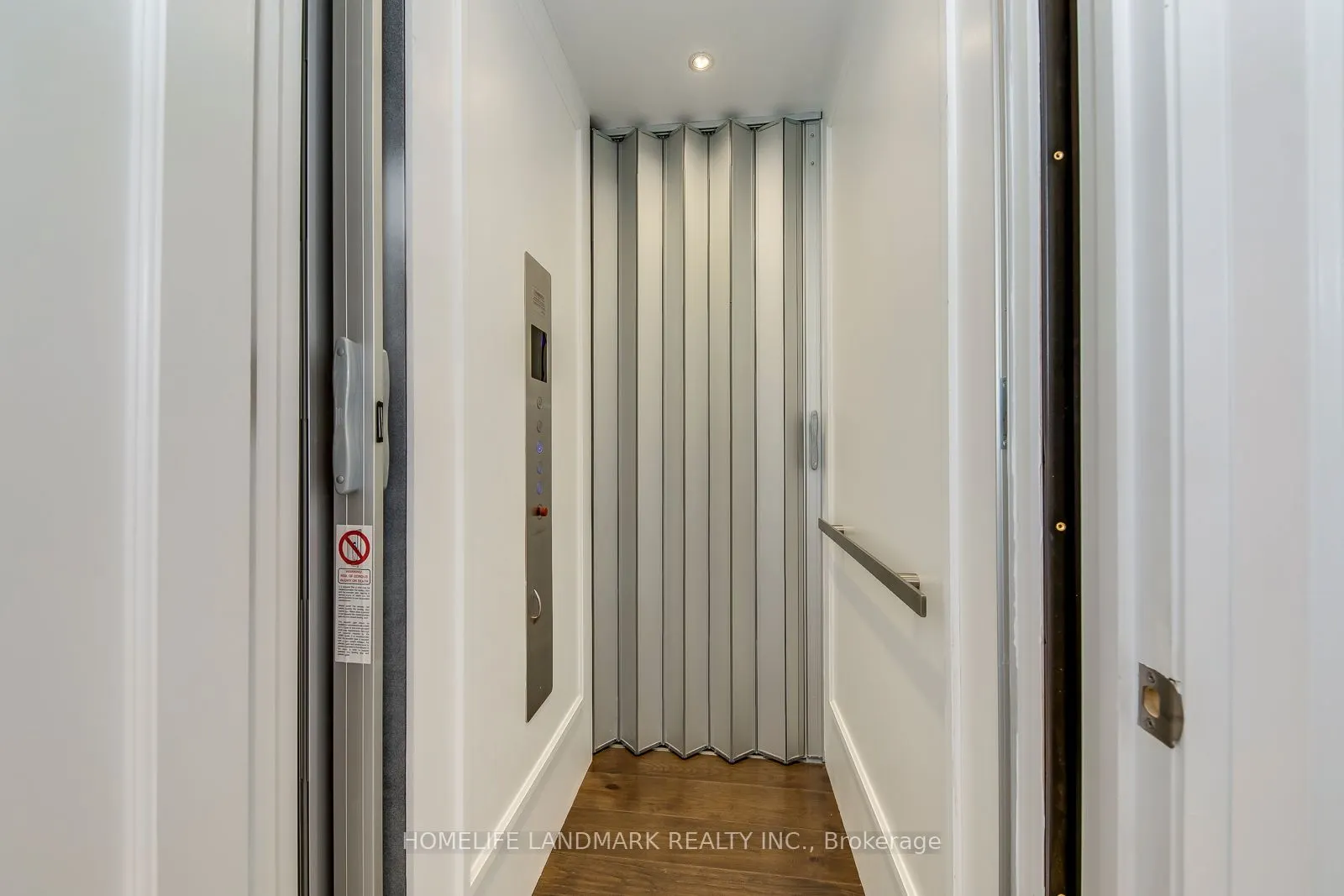 1199 Lakeshore Road W