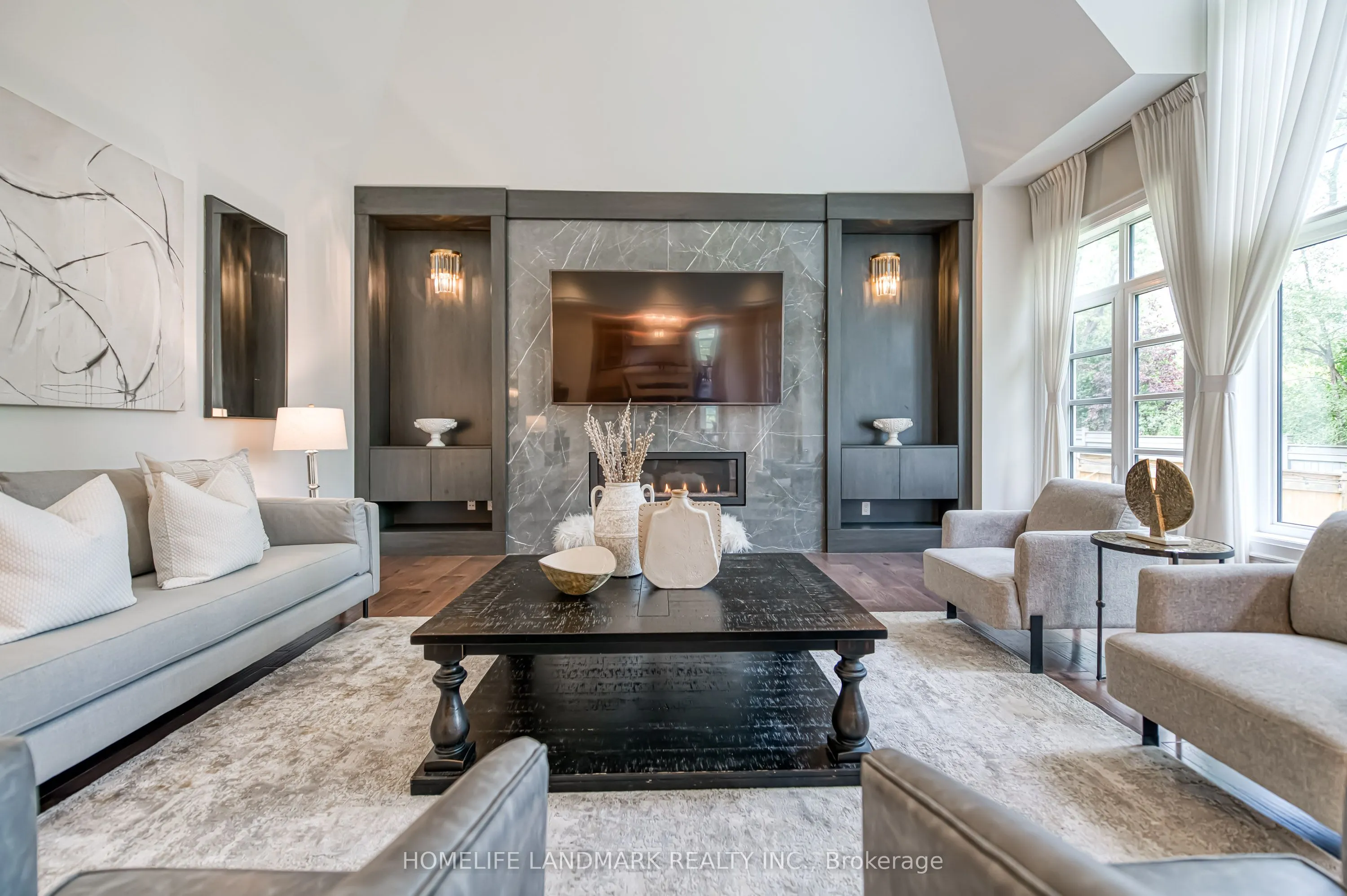 1199 Lakeshore Road W