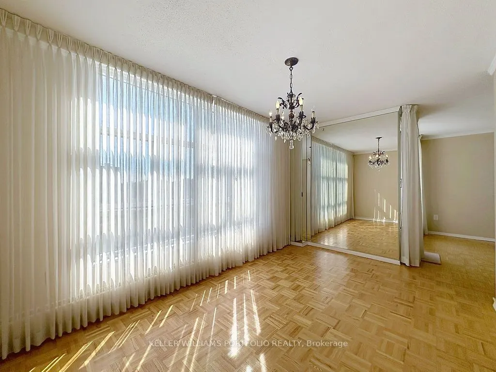 44 Longbourne Drive, #404