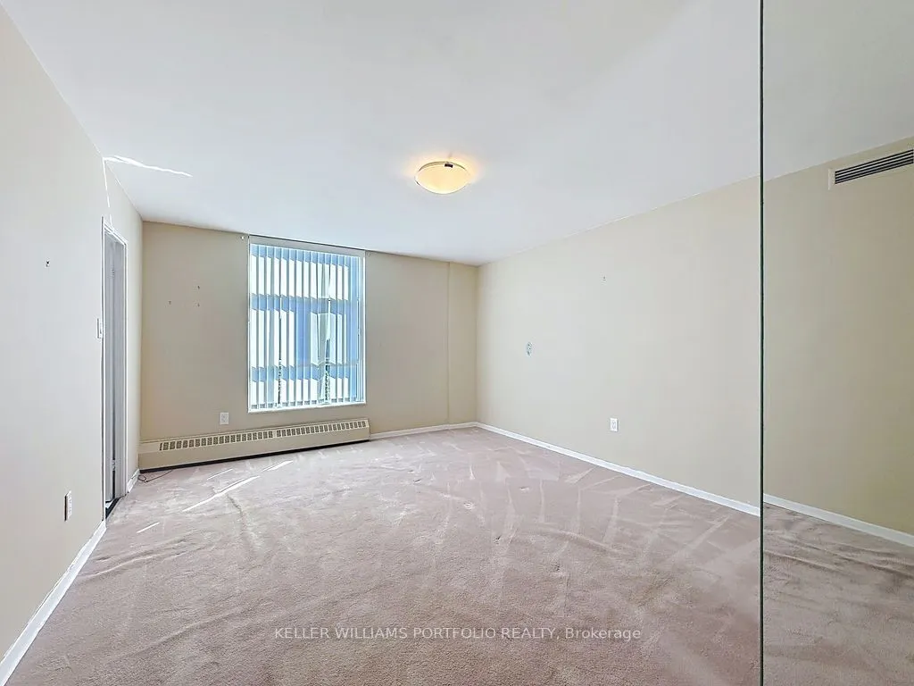 44 Longbourne Drive, #404