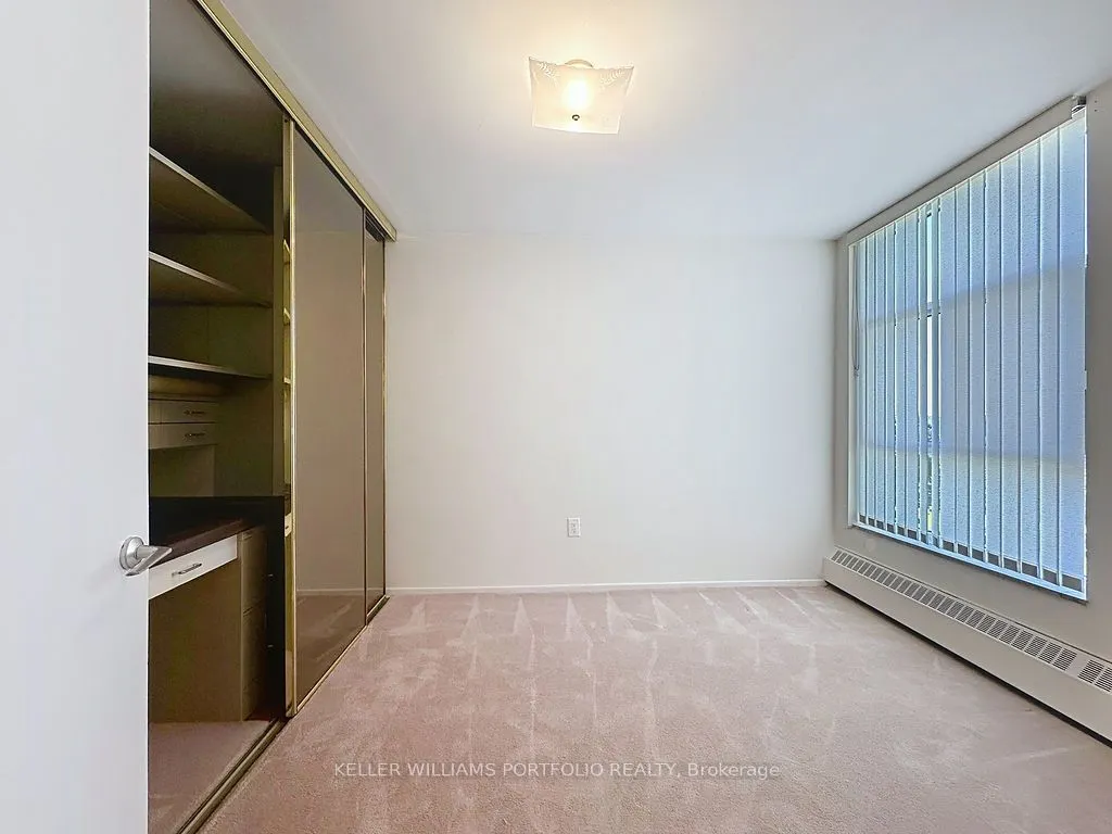 44 Longbourne Drive, #404
