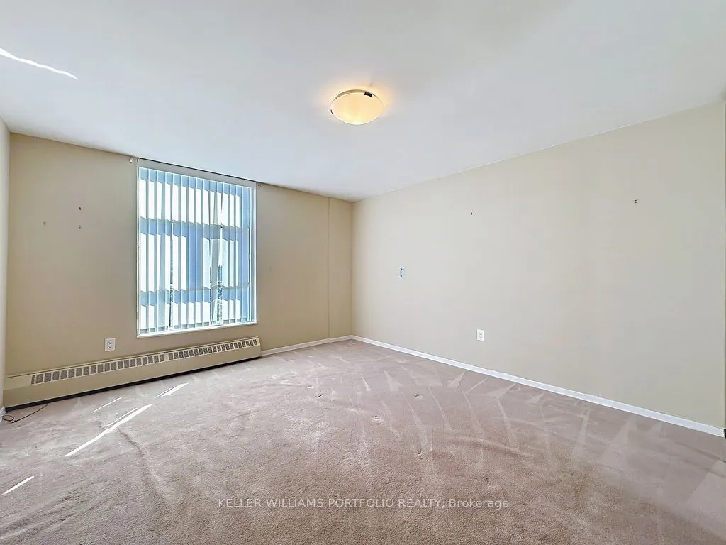 44 Longbourne Drive, #404
