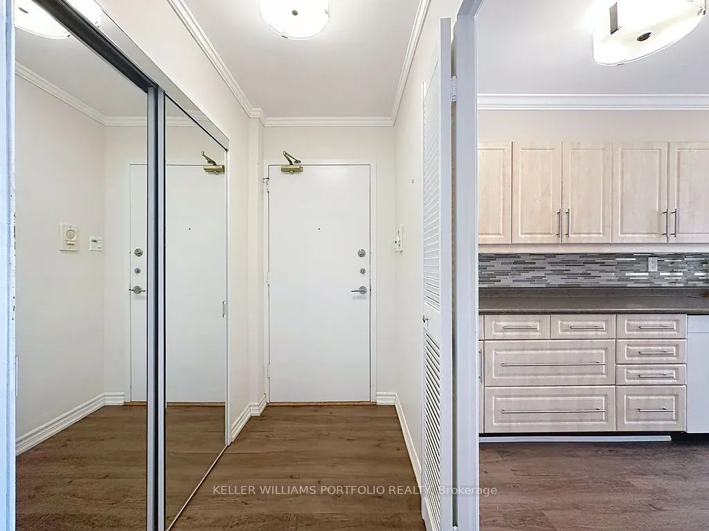 44 Longbourne Drive, #404