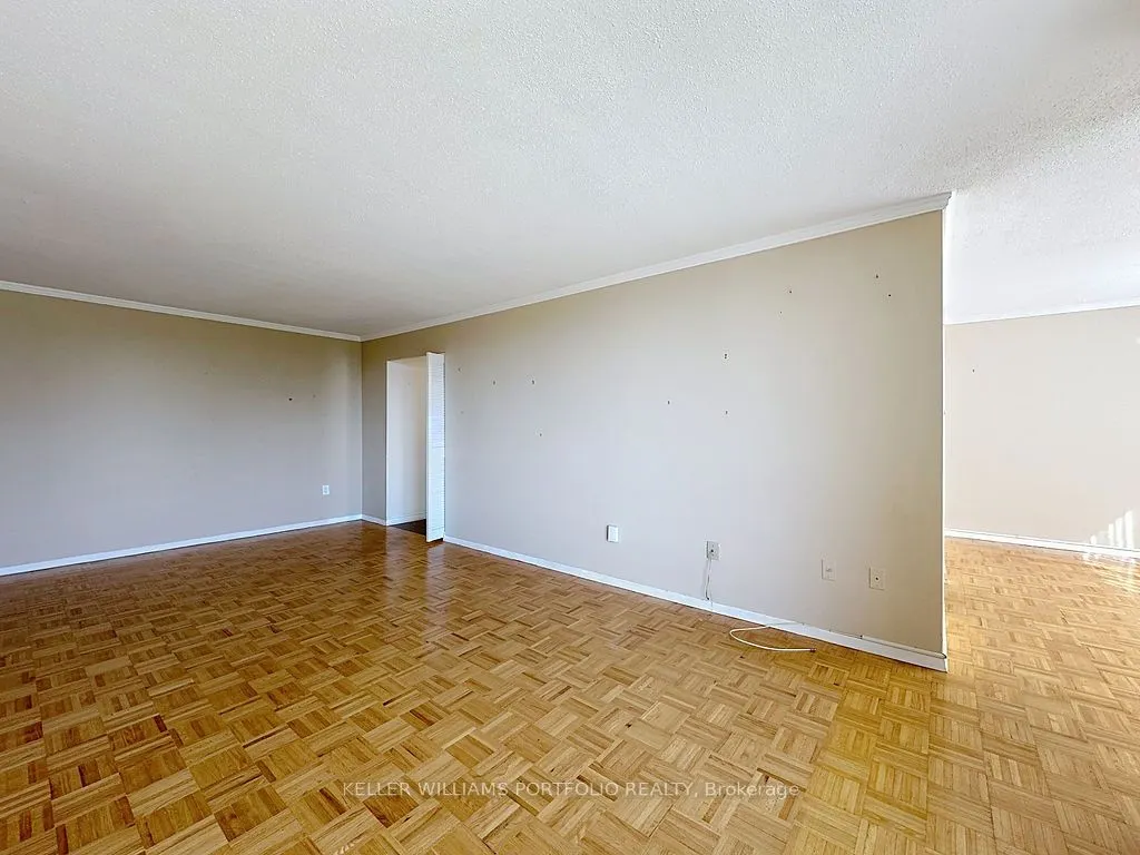 44 Longbourne Drive, #404