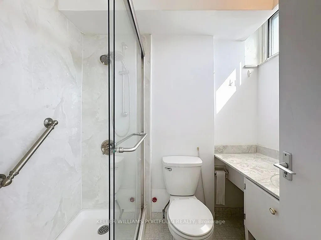 44 Longbourne Drive, #404
