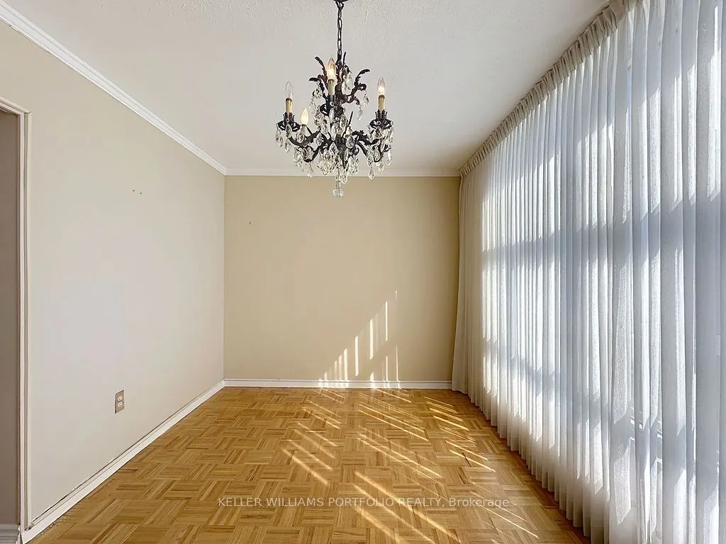 44 Longbourne Drive, #404