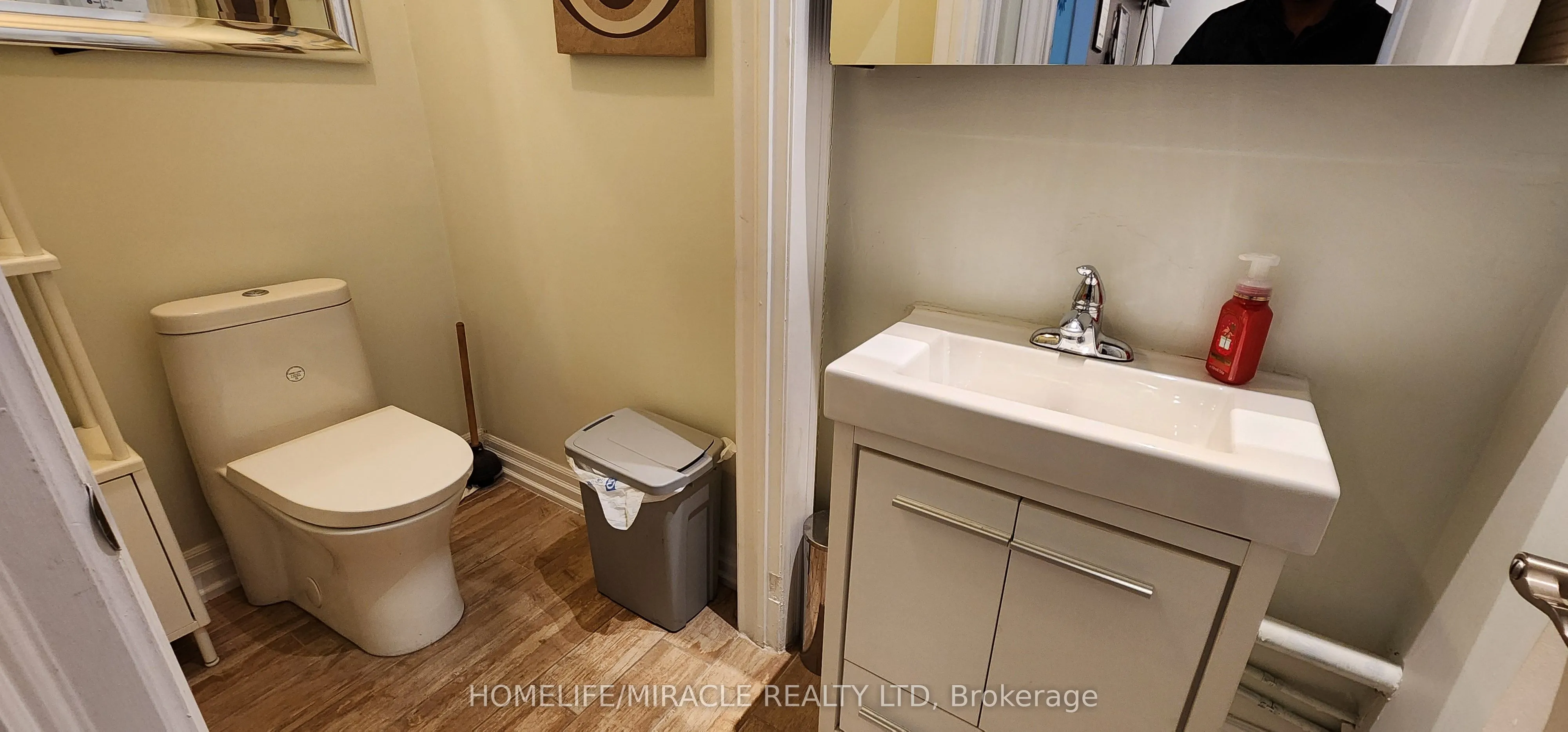 2400 Wyecroft Road, #13