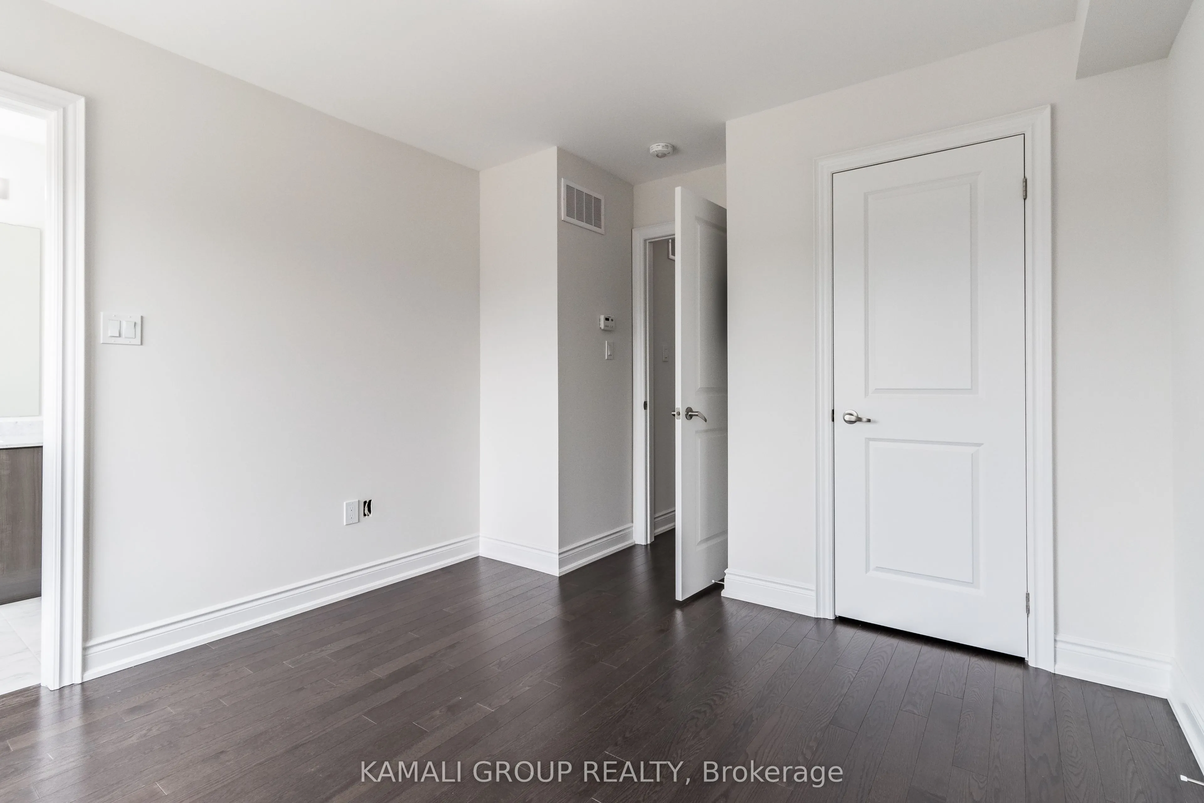 3 Wild Rose Gardens, #UPPER