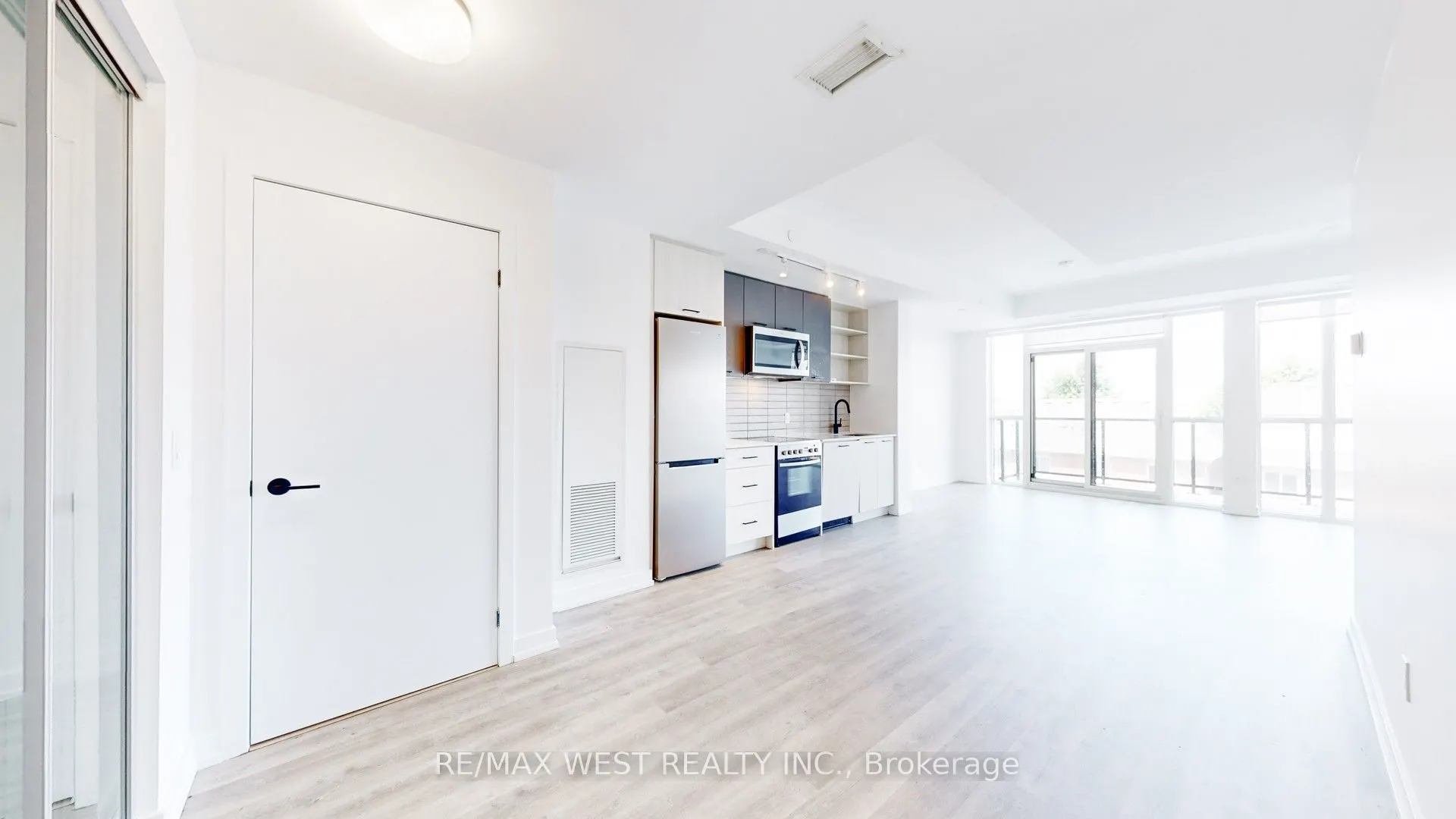 2300 St Clair Avenue W, #211