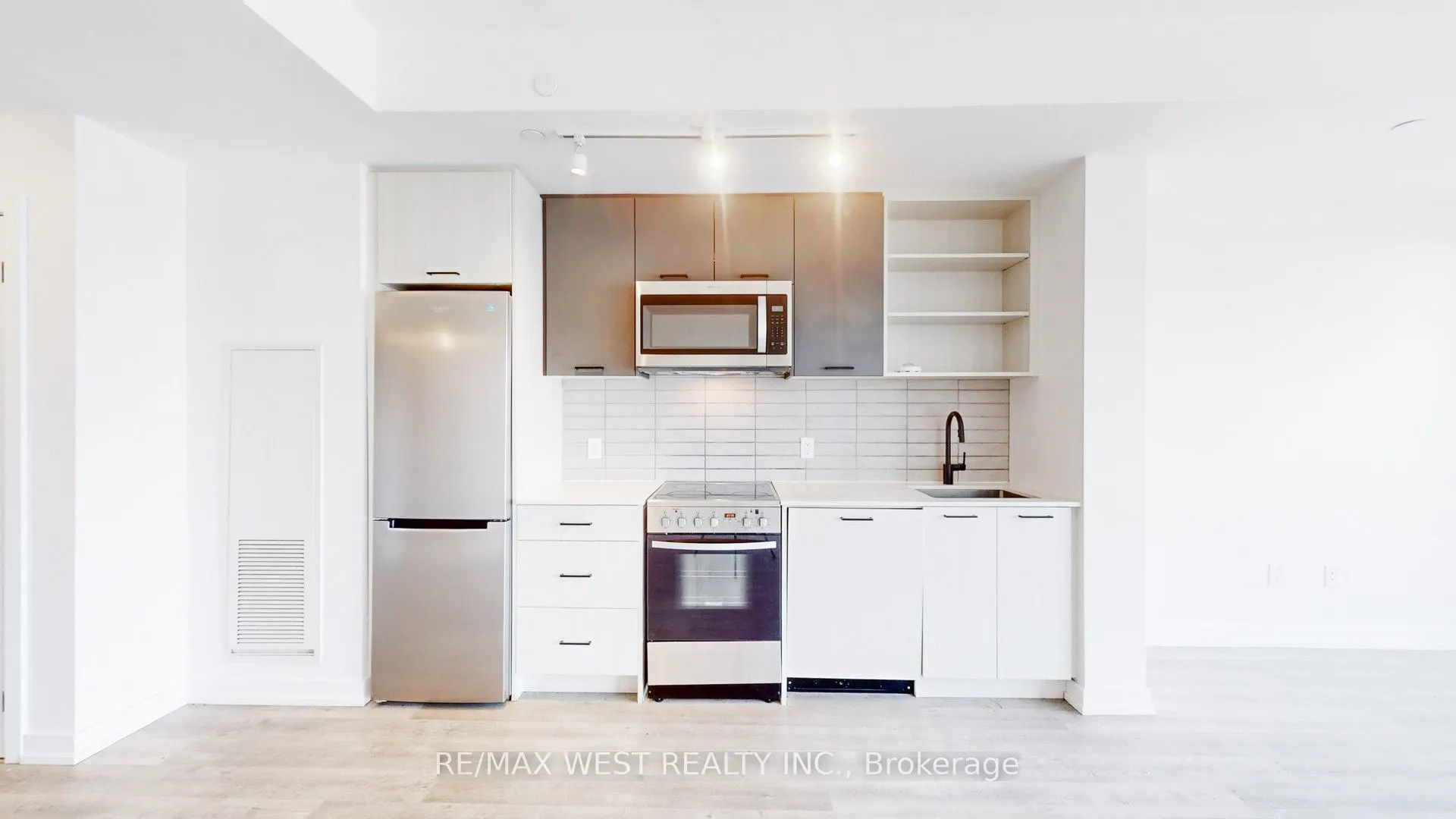 2300 St Clair Avenue W, #211
