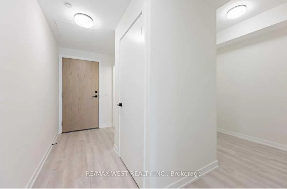 2300 St Clair Avenue W, #211