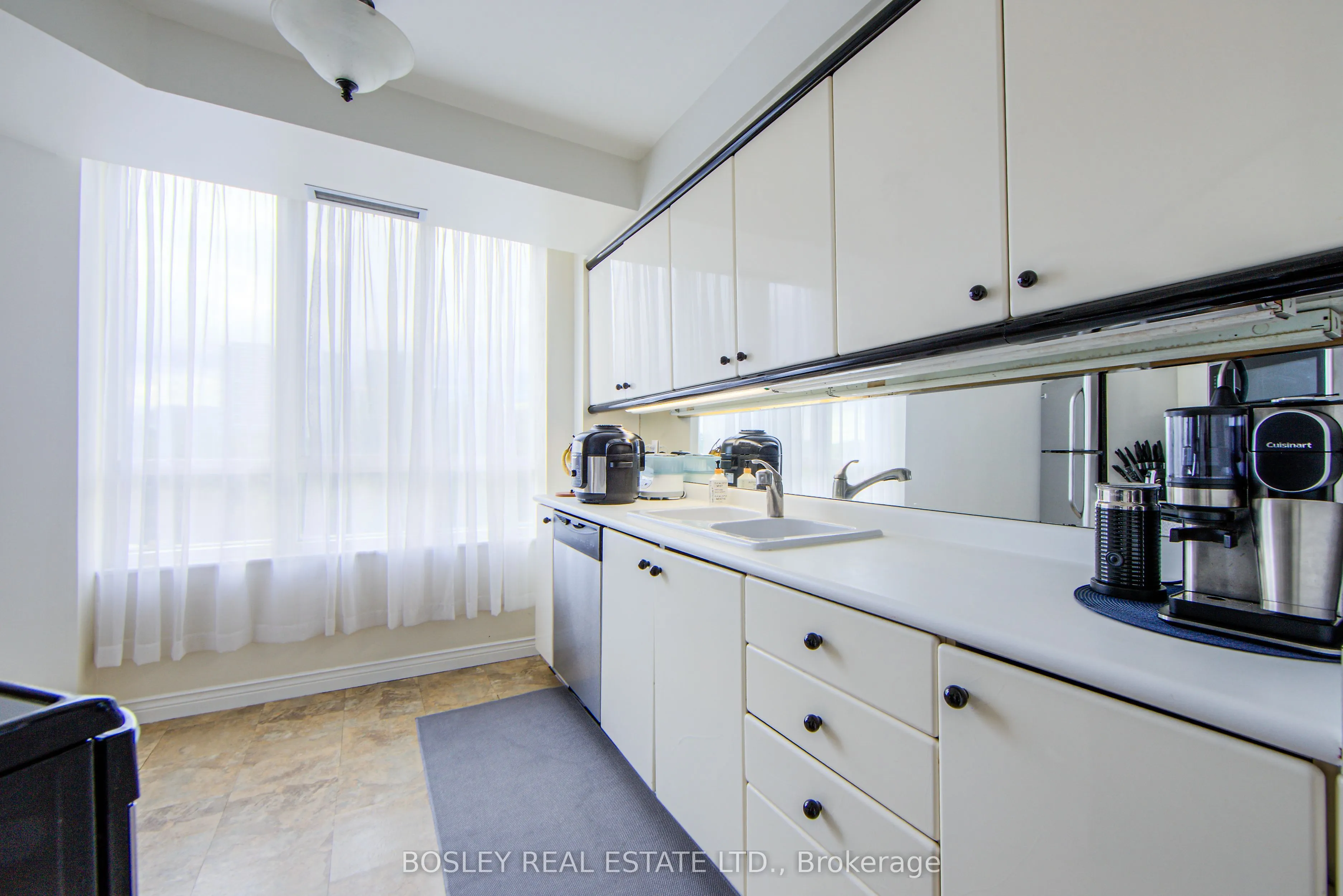 2285 Lake Shore Boulevard W, #310