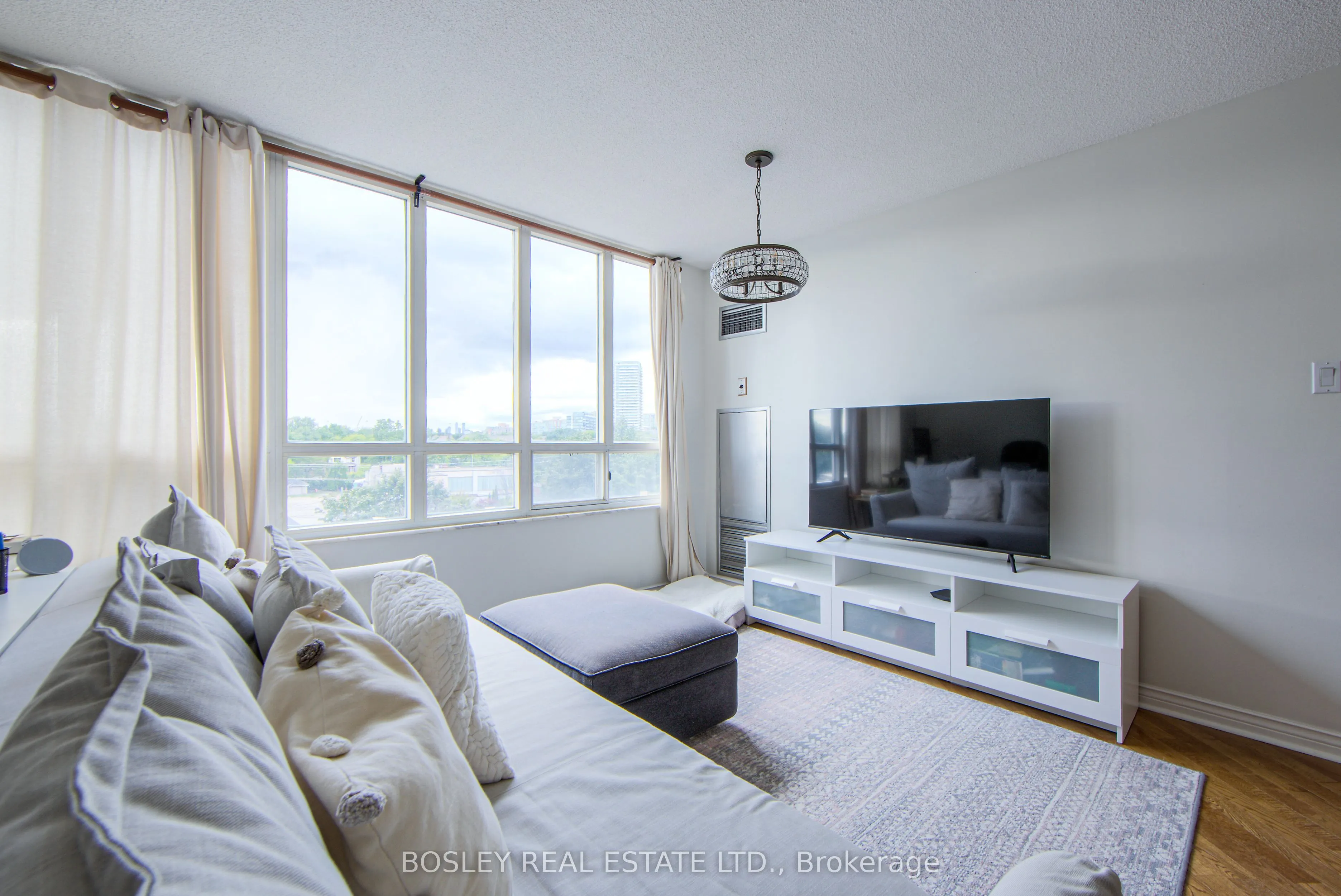 2285 Lake Shore Boulevard W, #310