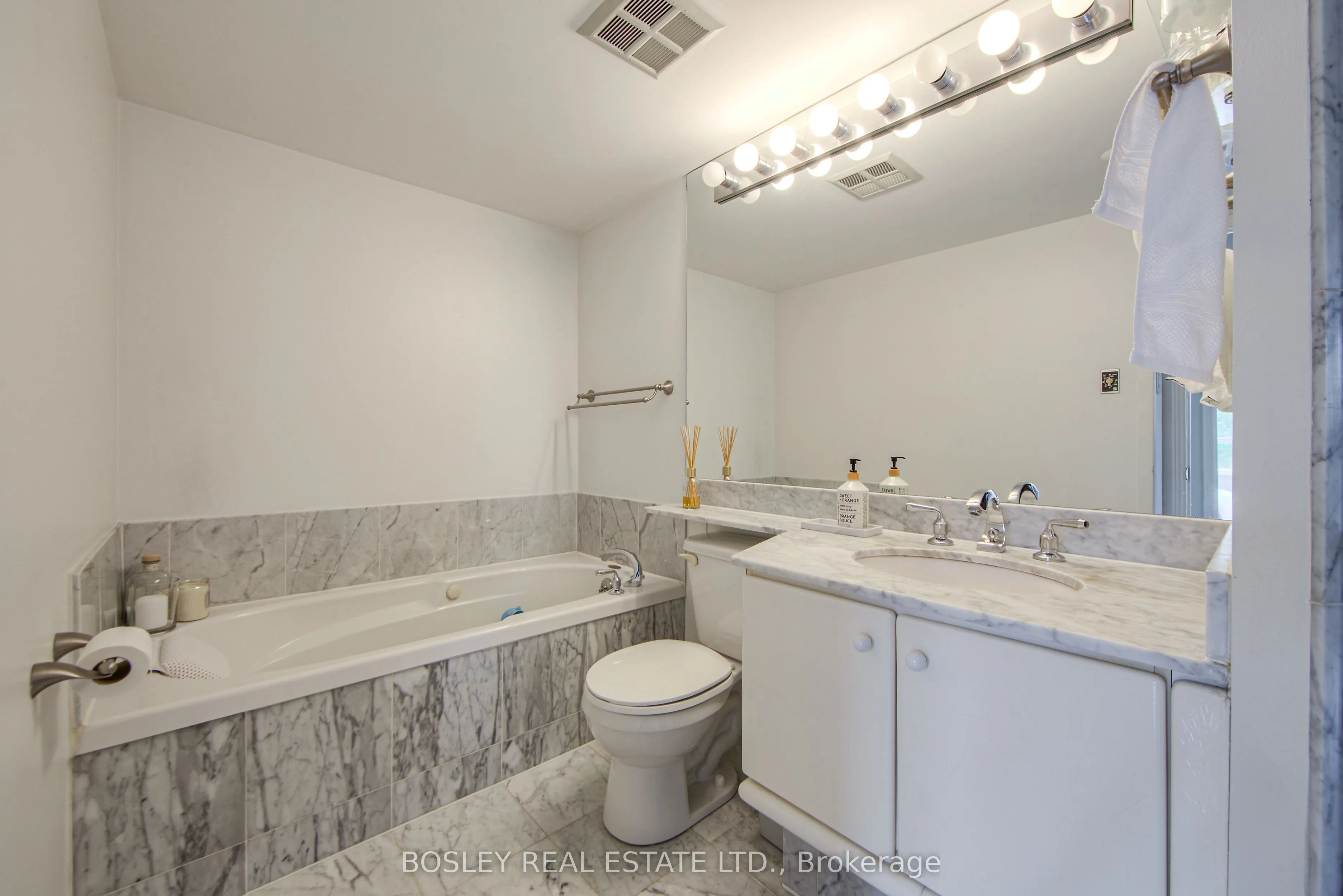 2285 Lake Shore Boulevard W, #310