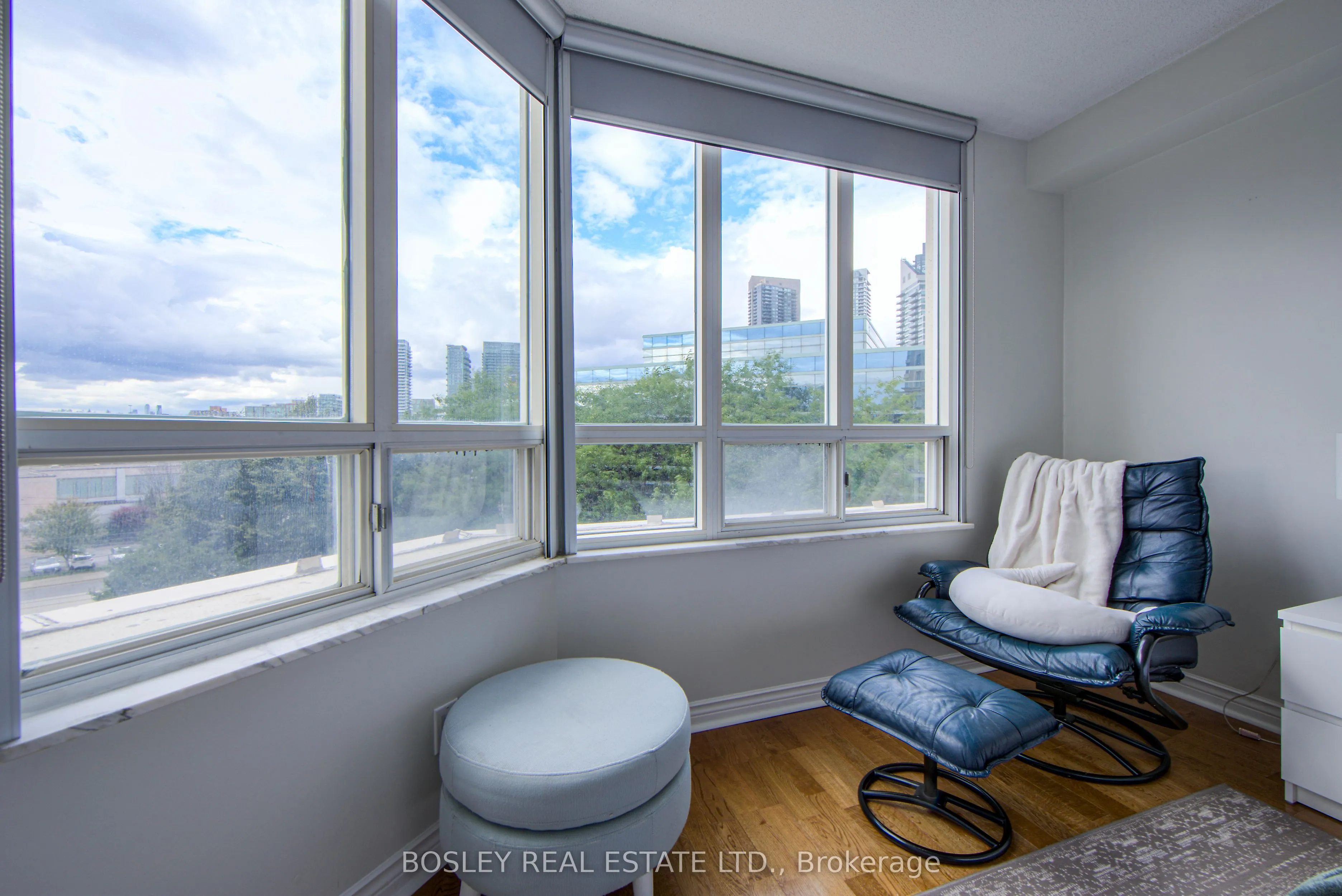 2285 Lake Shore Boulevard W, #310