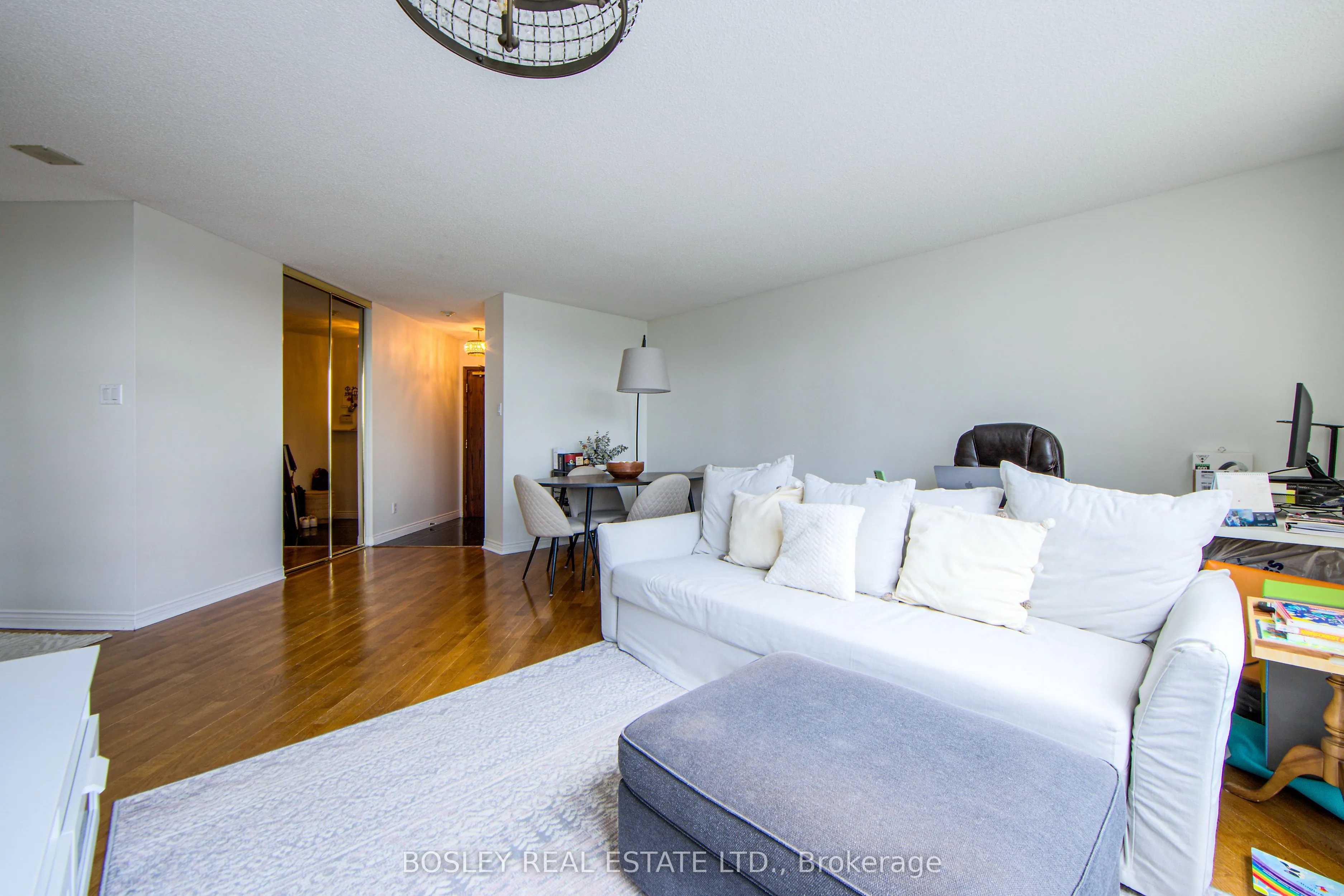 2285 Lake Shore Boulevard W, #310