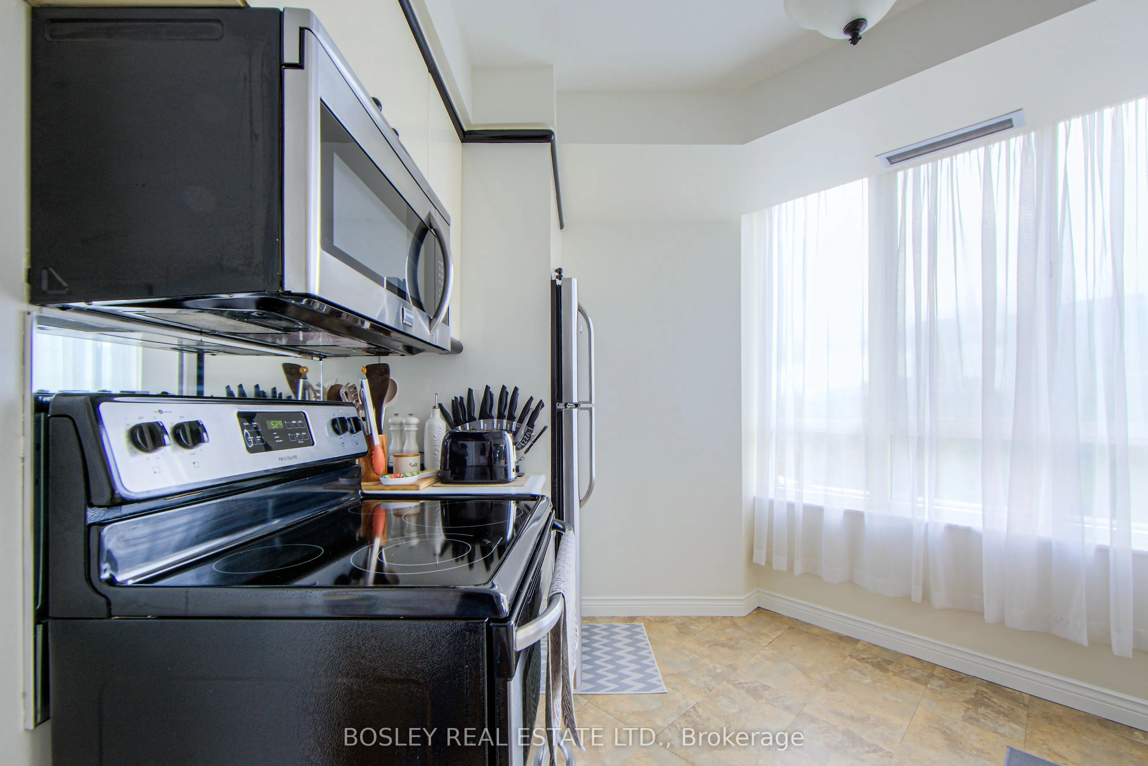2285 Lake Shore Boulevard W, #310