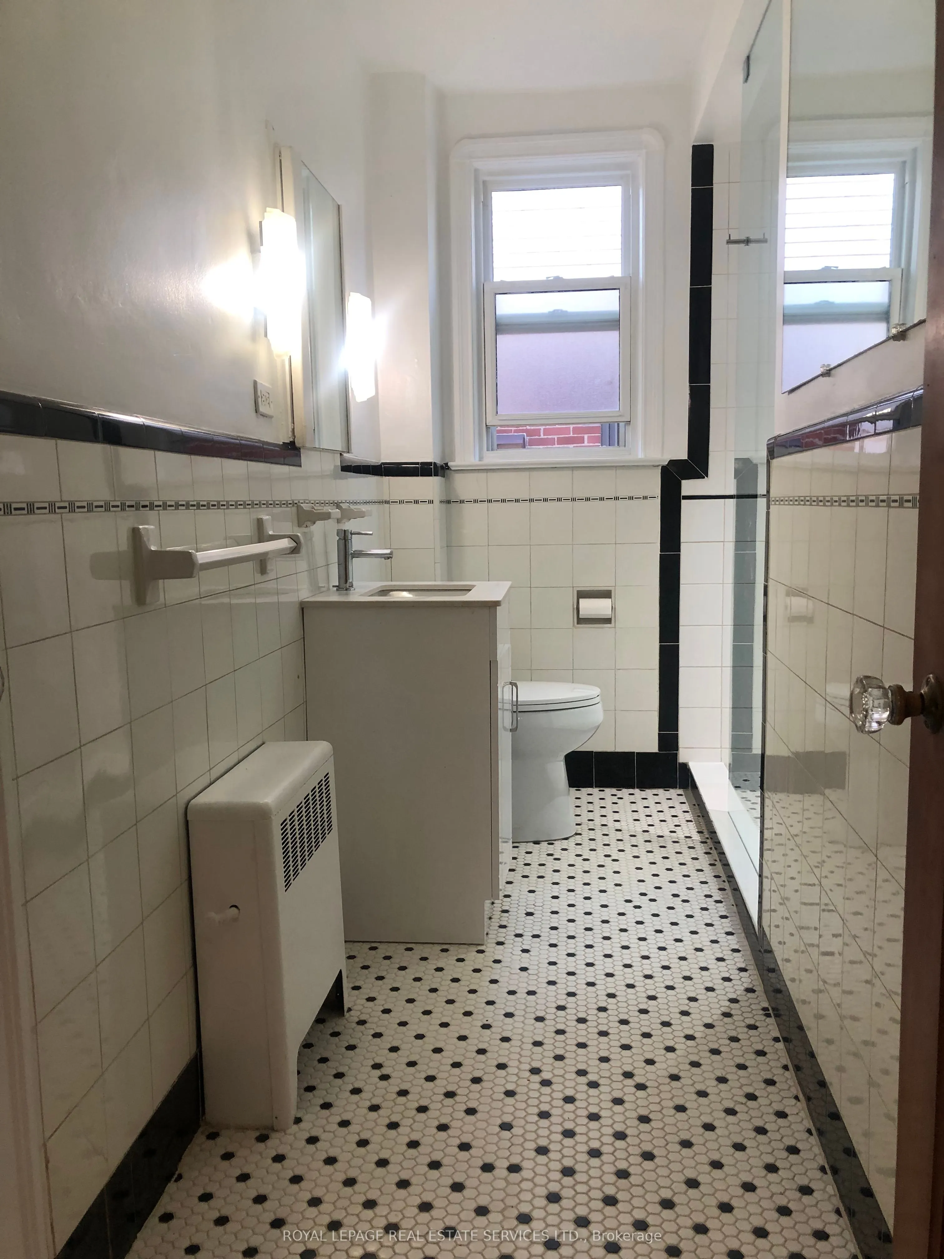 1 Ash Crescent, #Main Fl