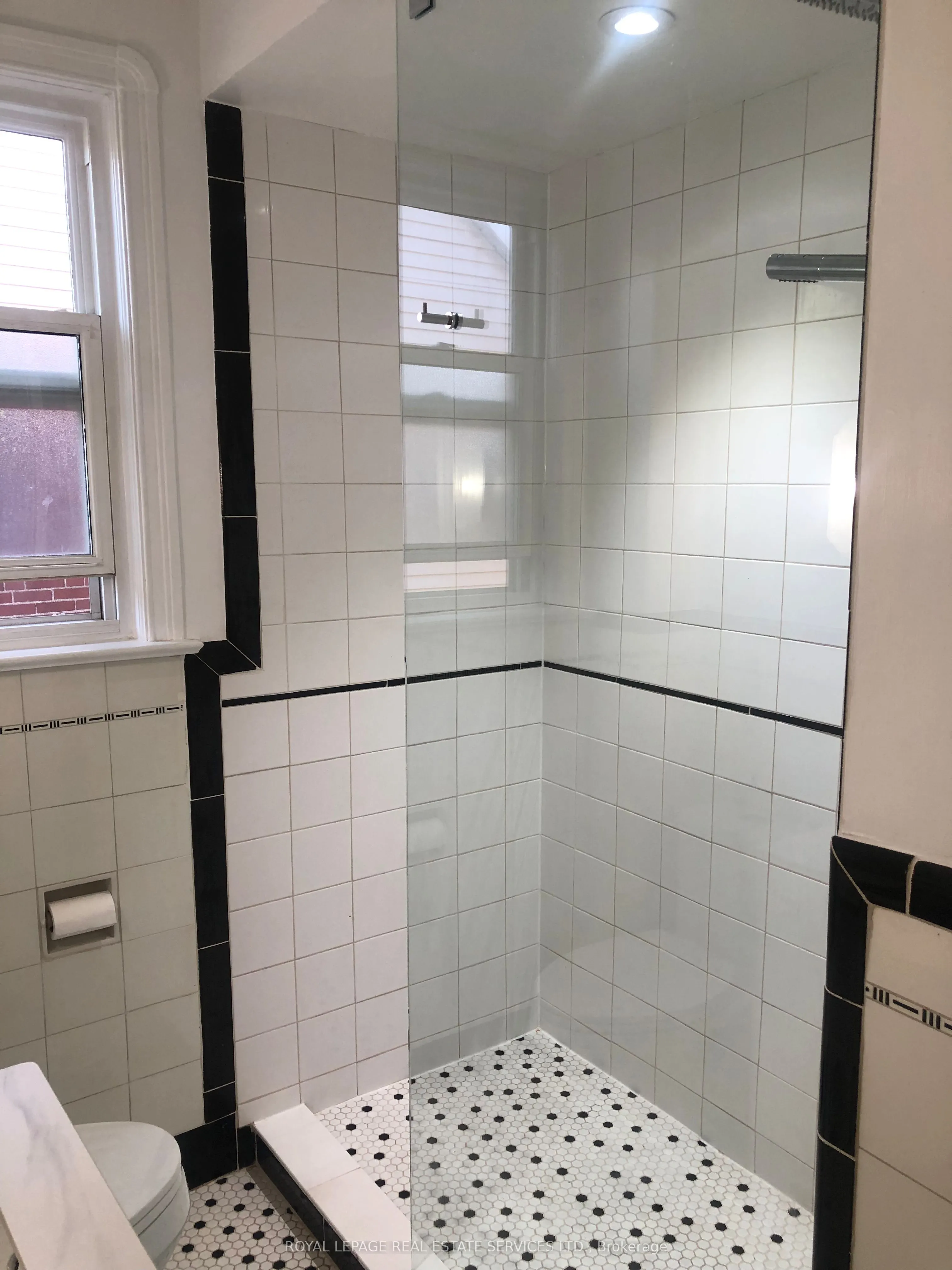 1 Ash Crescent, #Main Fl