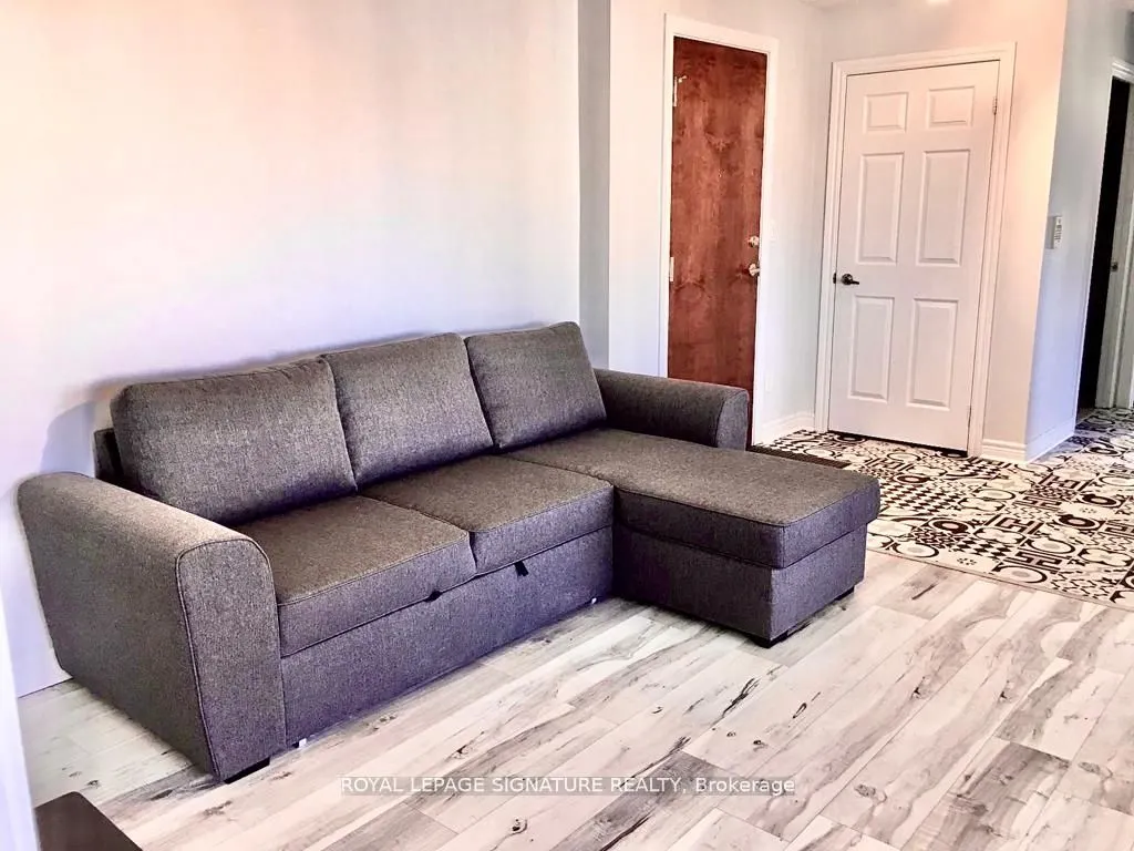 310 Burnhamthorpe Road W, #3306