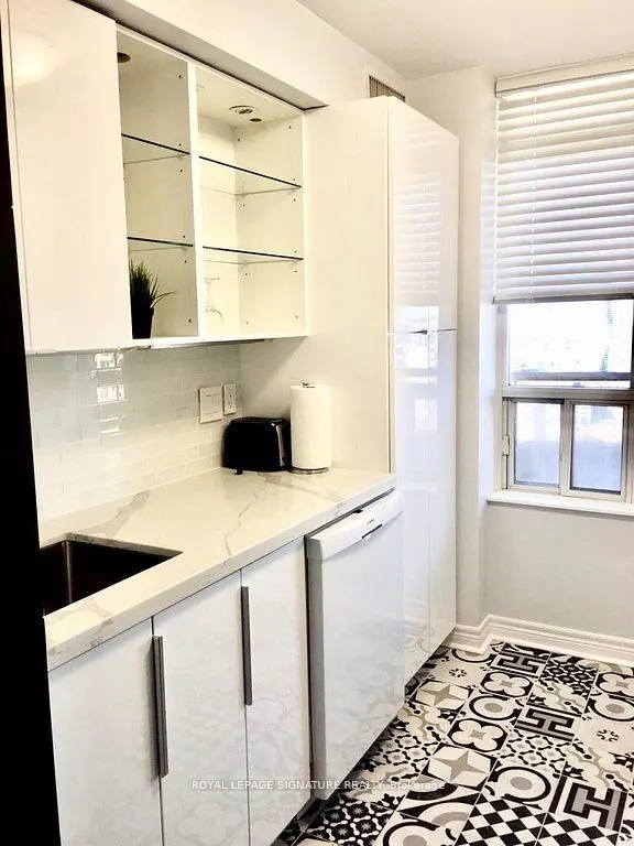 310 Burnhamthorpe Road W, #3306