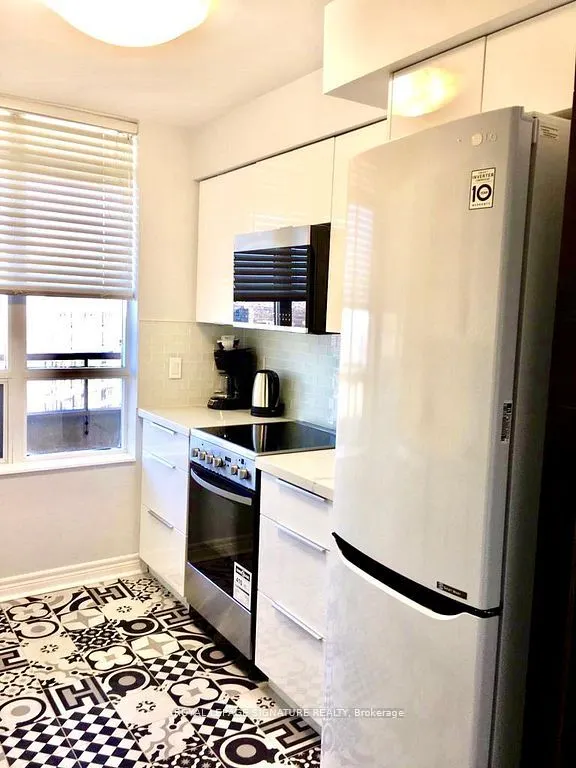 310 Burnhamthorpe Road W, #3306