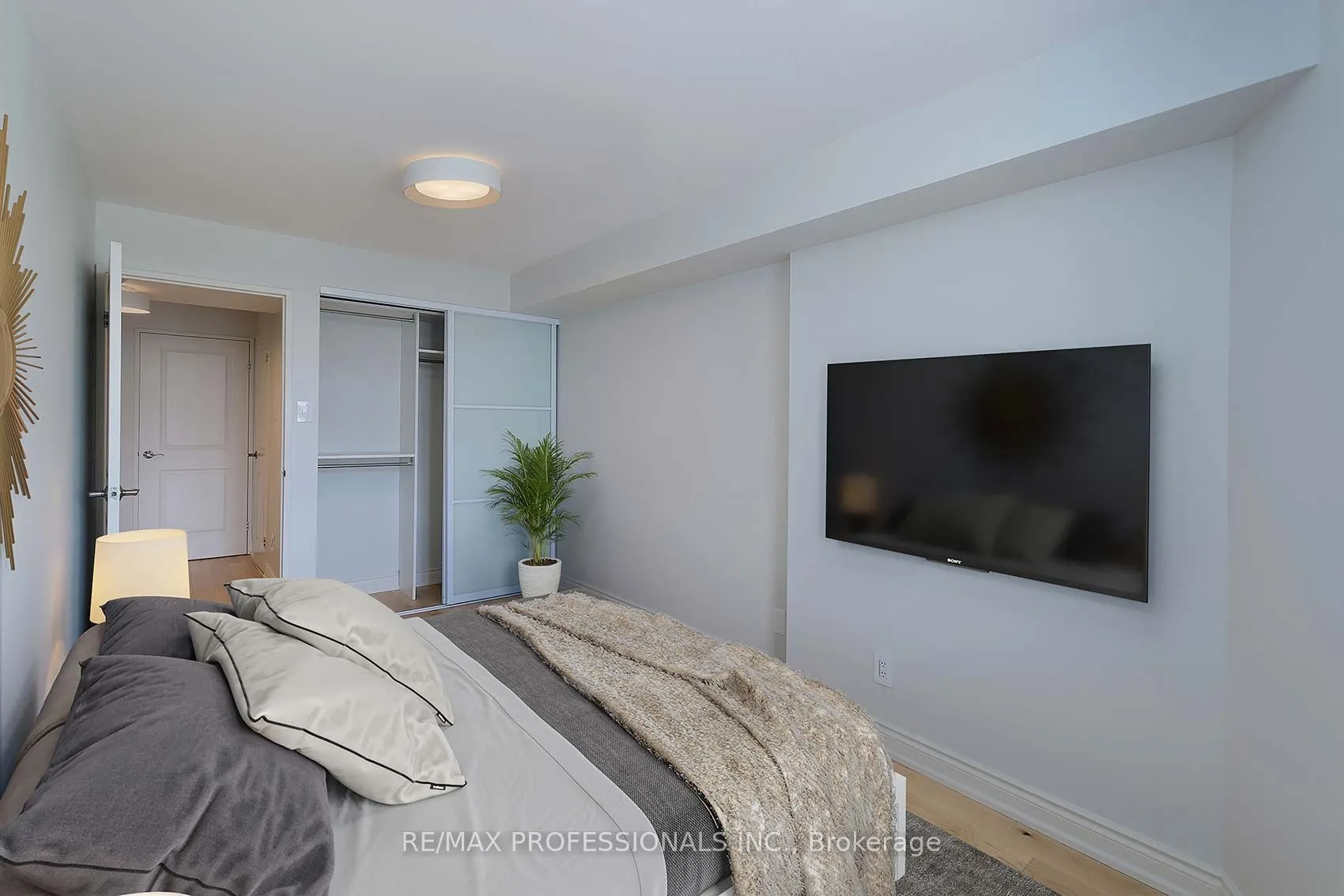 284 Mill Road, #E8