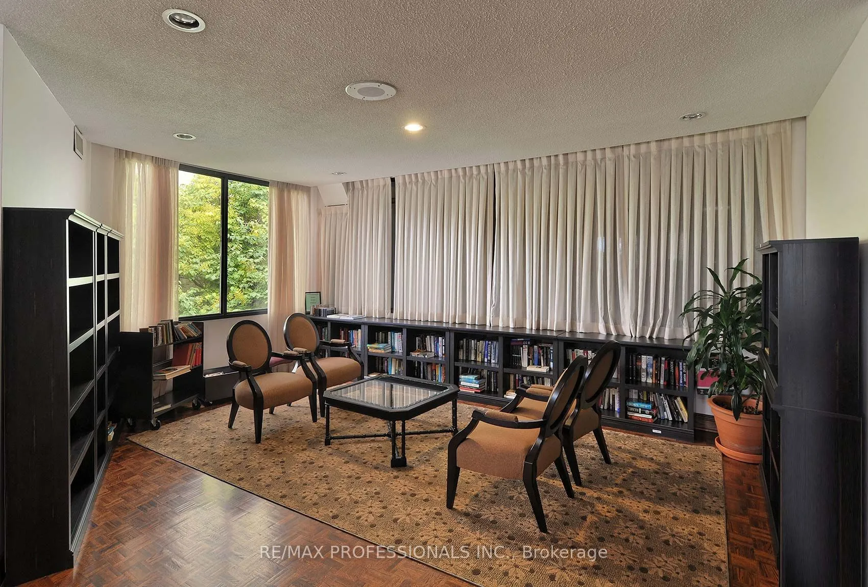 284 Mill Road, #E8