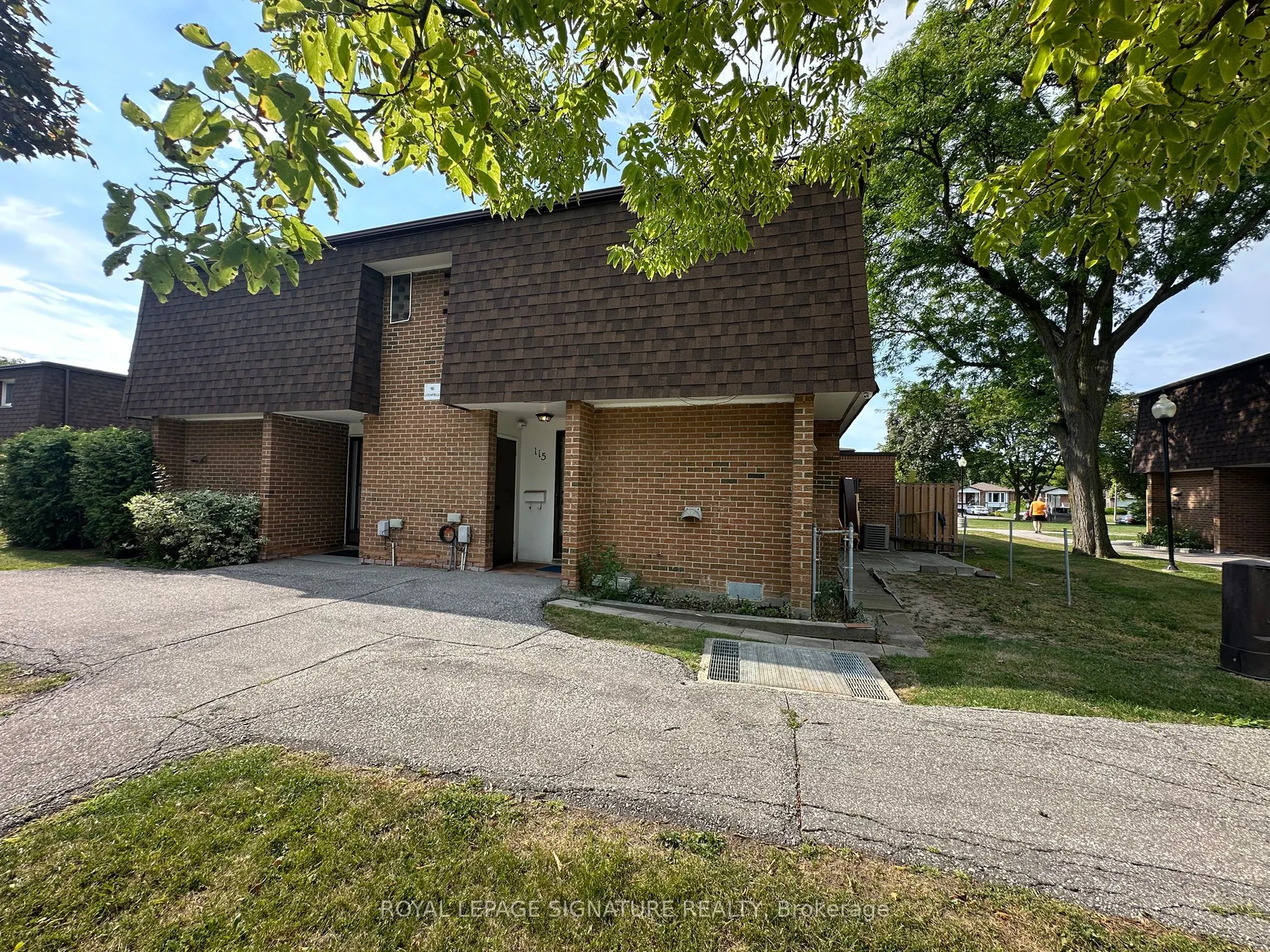 16 Litchfield Court, #115