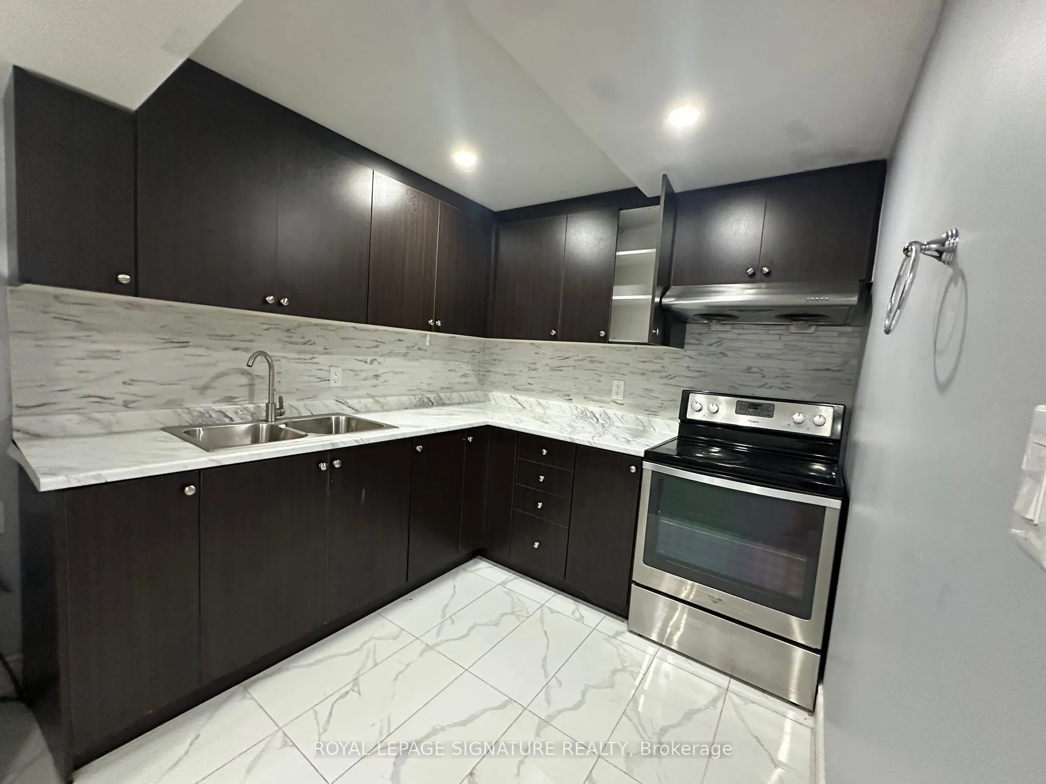 16 Litchfield Court, #115