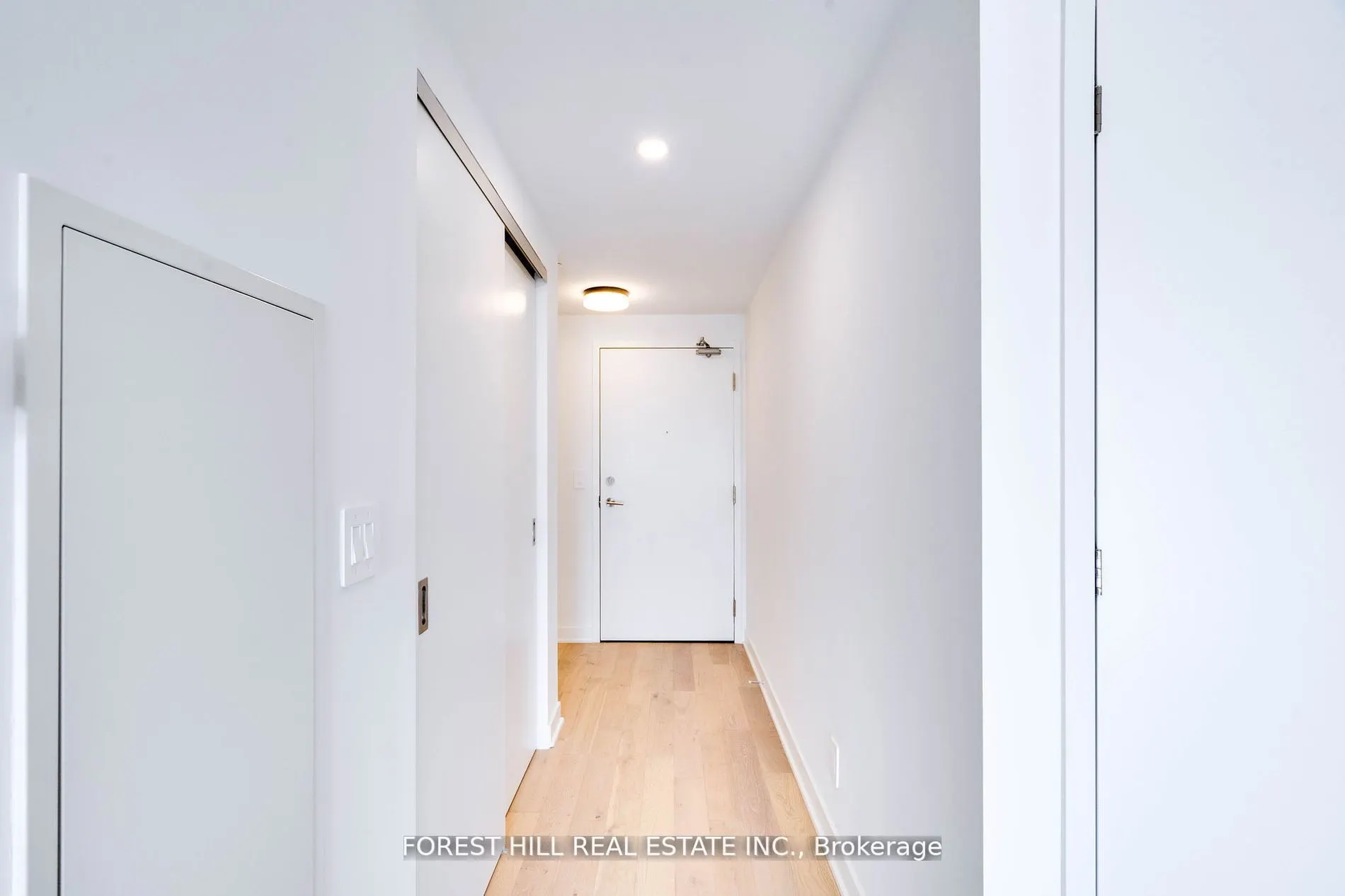 2720 Dundas Street W, #401