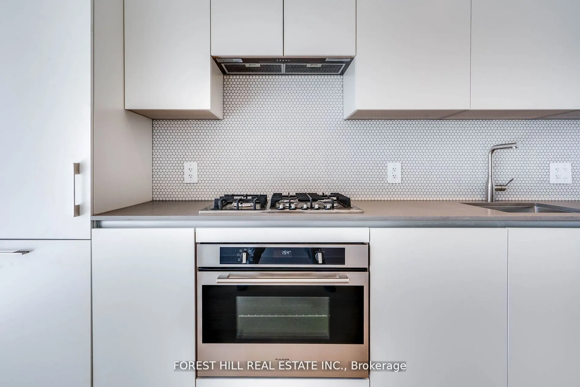 2720 Dundas Street W, #401
