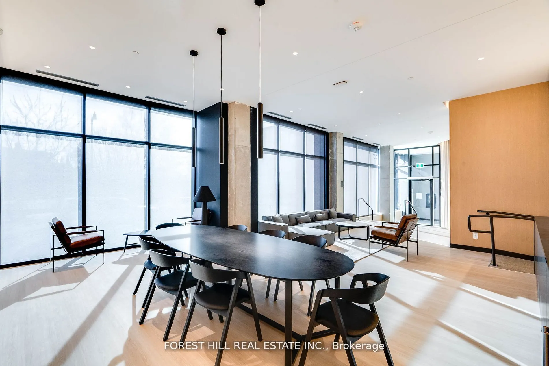 2720 Dundas Street W, #401