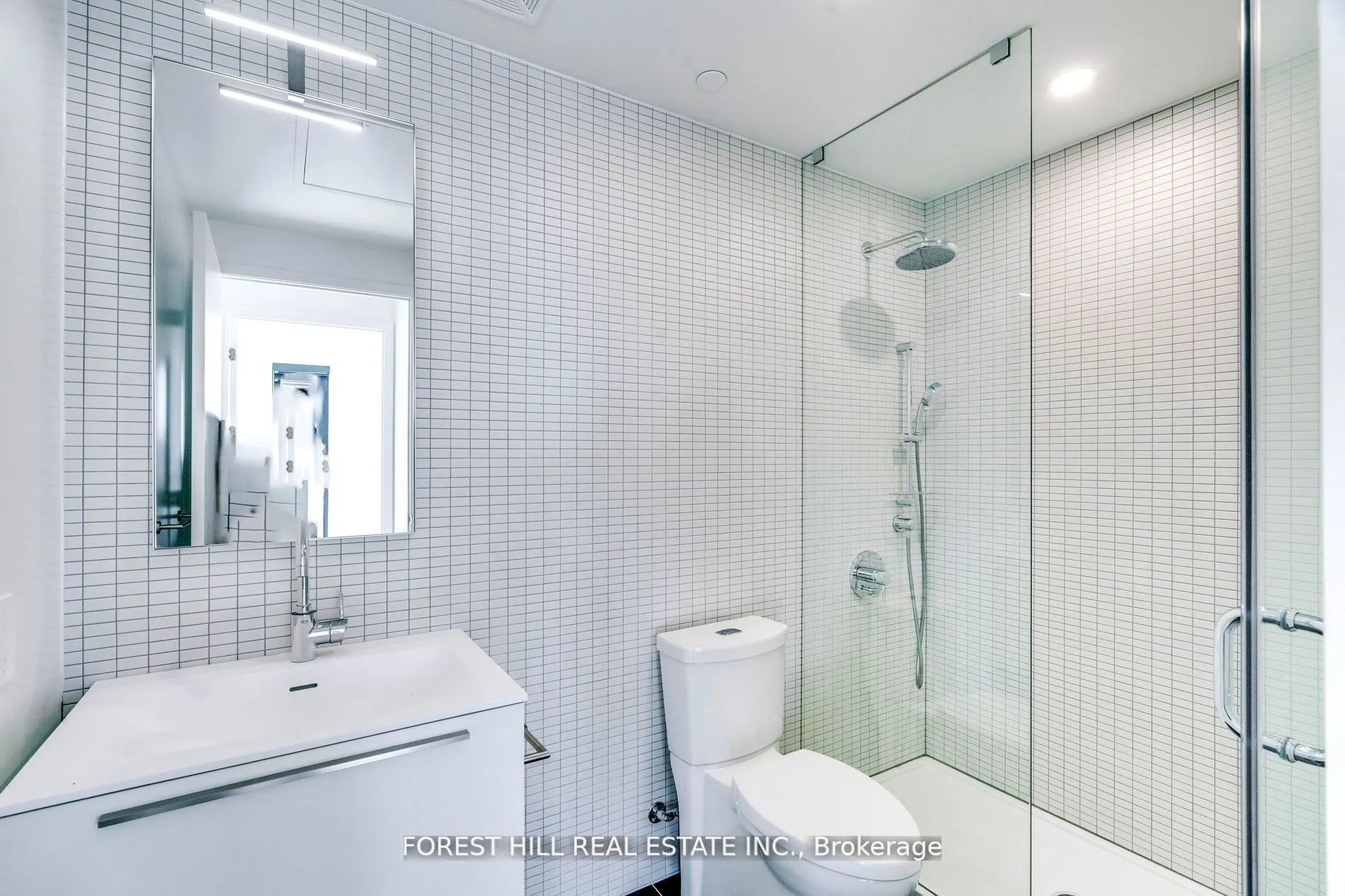 2720 Dundas Street W, #401