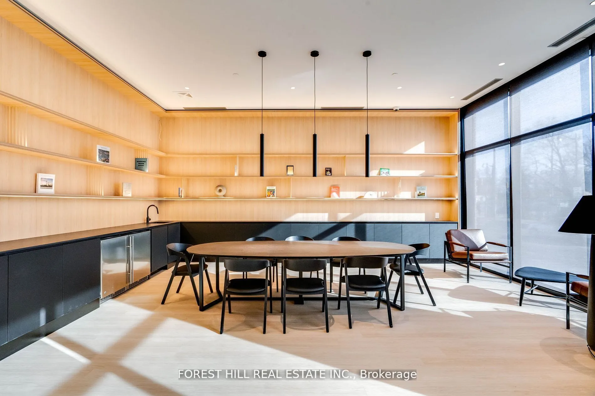 2720 Dundas Street W, #401