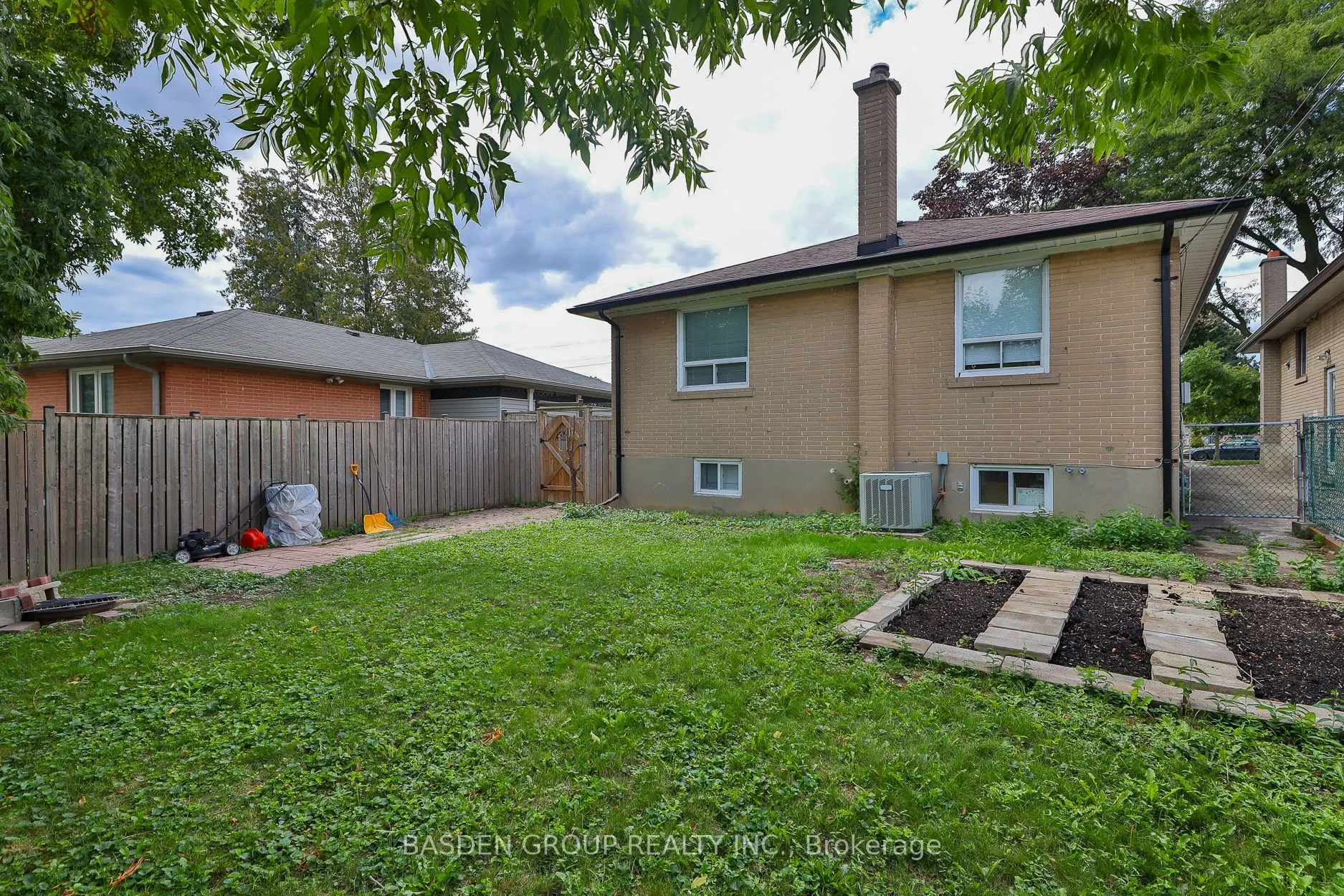 42 Bridgenorth Crescent