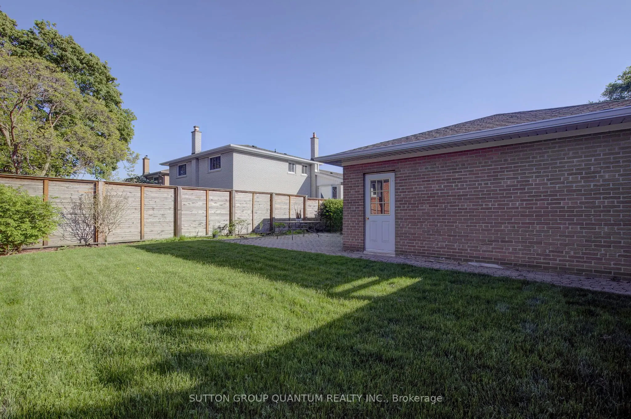951 Streamway Crescent