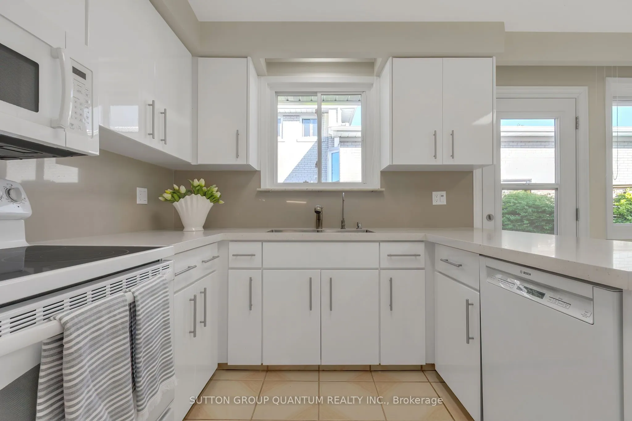 951 Streamway Crescent