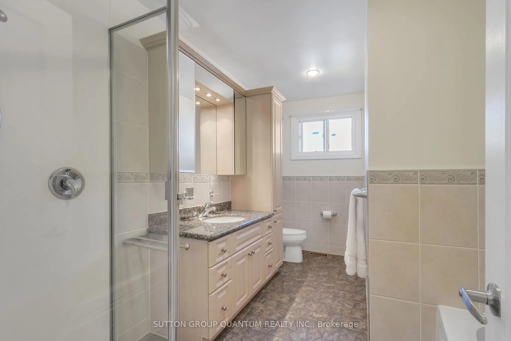 951 Streamway Crescent